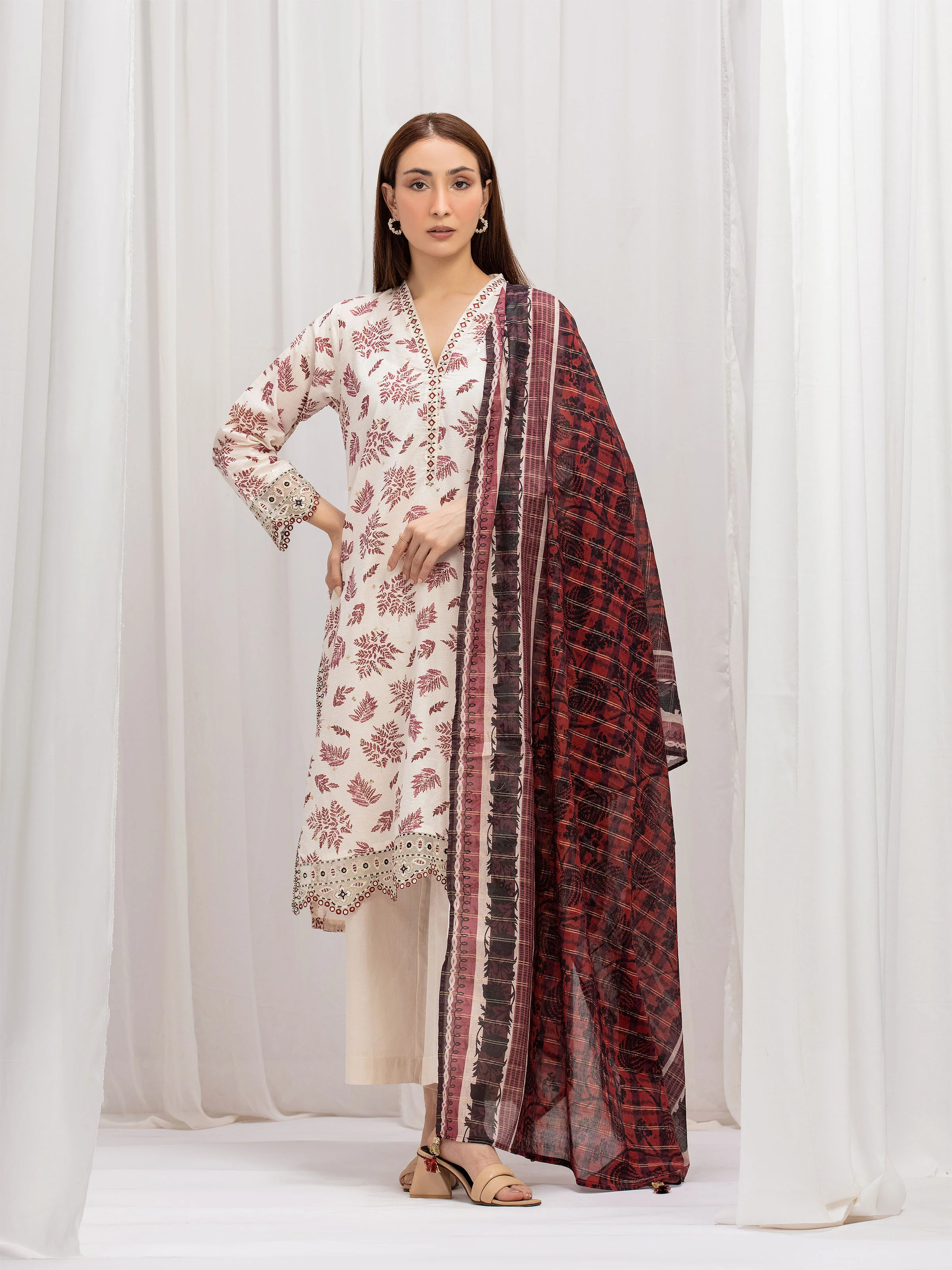 Pret Embroidered Mesuri Suit - EWTKE5-82335-3P - Image 2