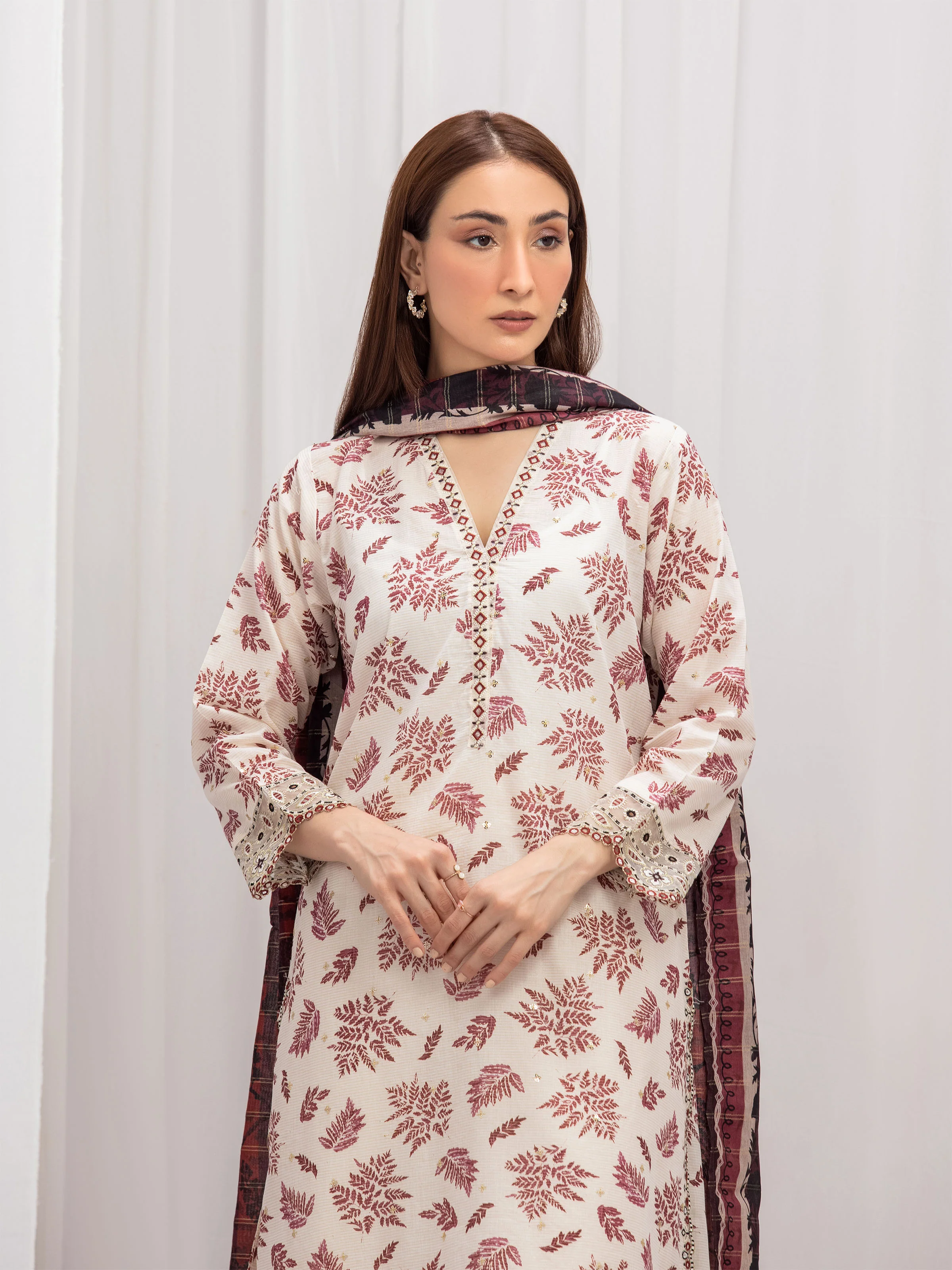 Pret Embroidered Mesuri Suit - EWTKE5-82335-3P - Image 3