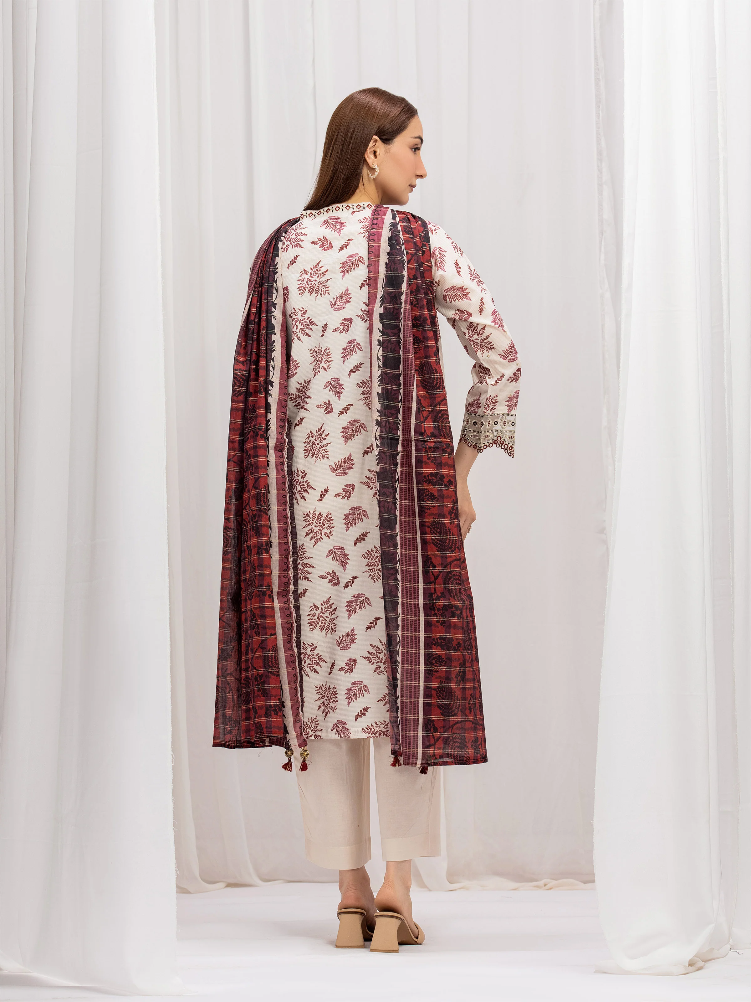 Pret Embroidered Mesuri Suit - EWTKE5-82335-3P - Image 5