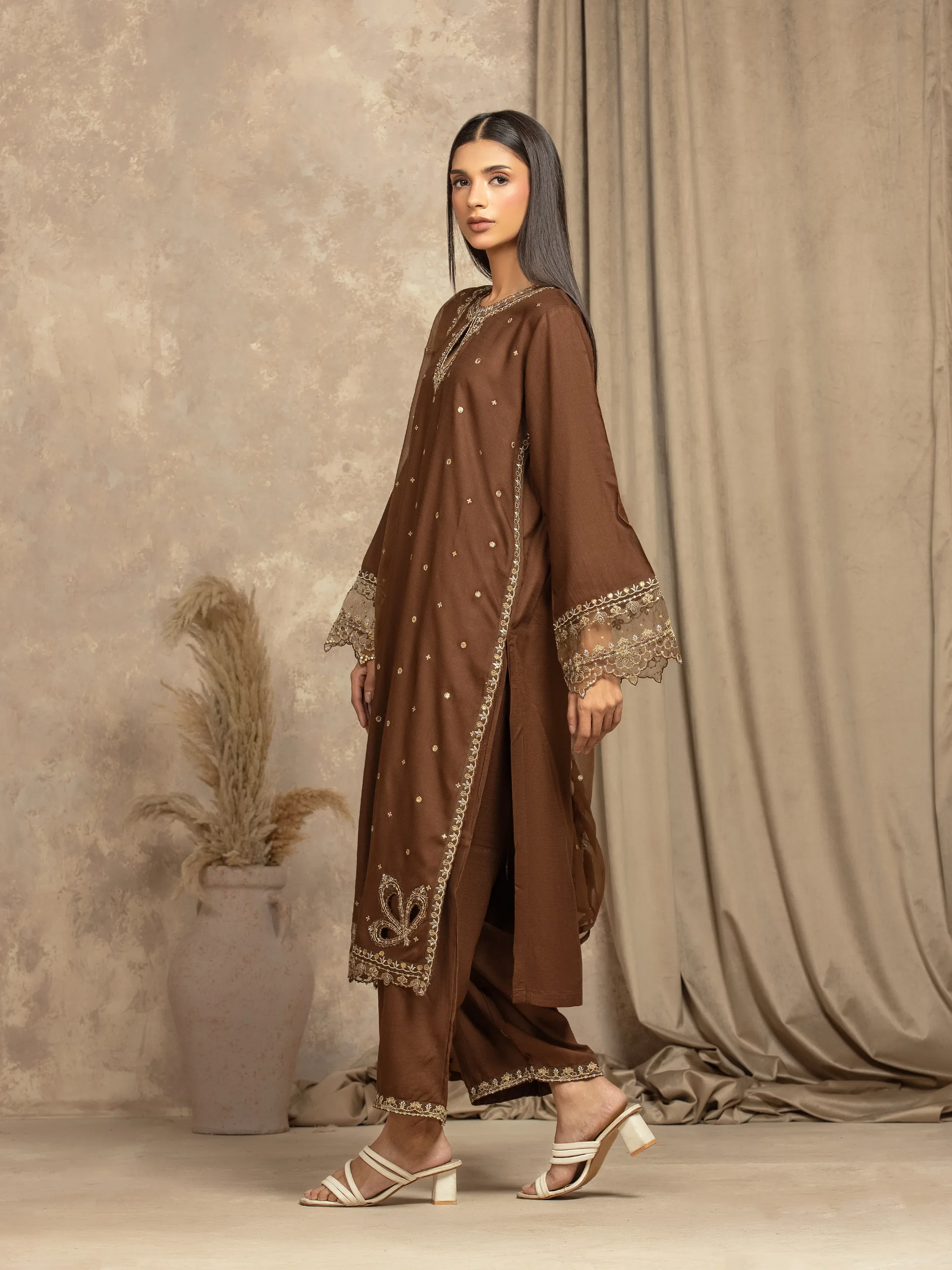 Pret Embroidered Raw Silk Suit - EWTPLE5-00044-3P - Image 5