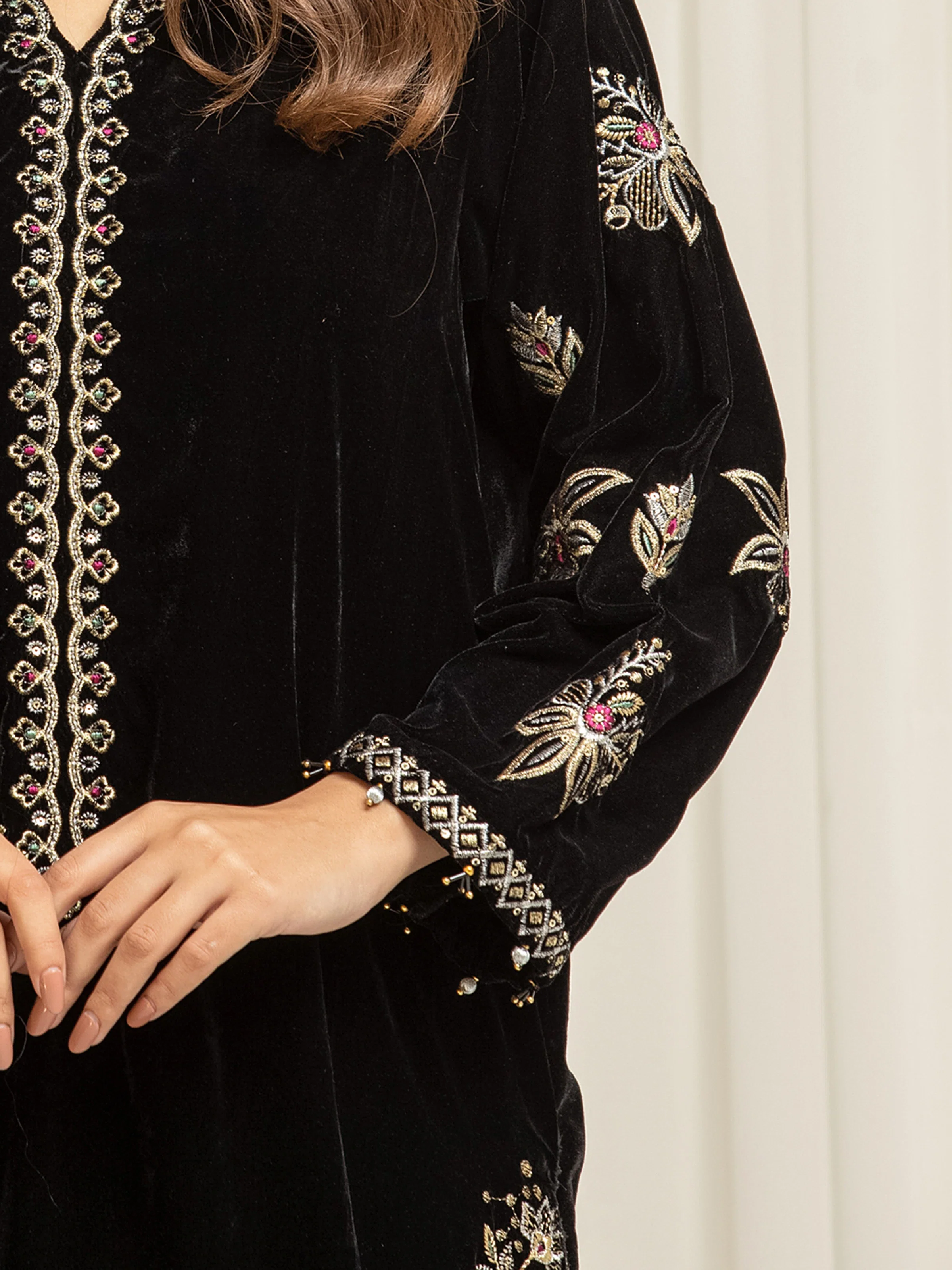 Pret Embroidered Velvet Suit - EWTPLED5-00058-3P - Image 3