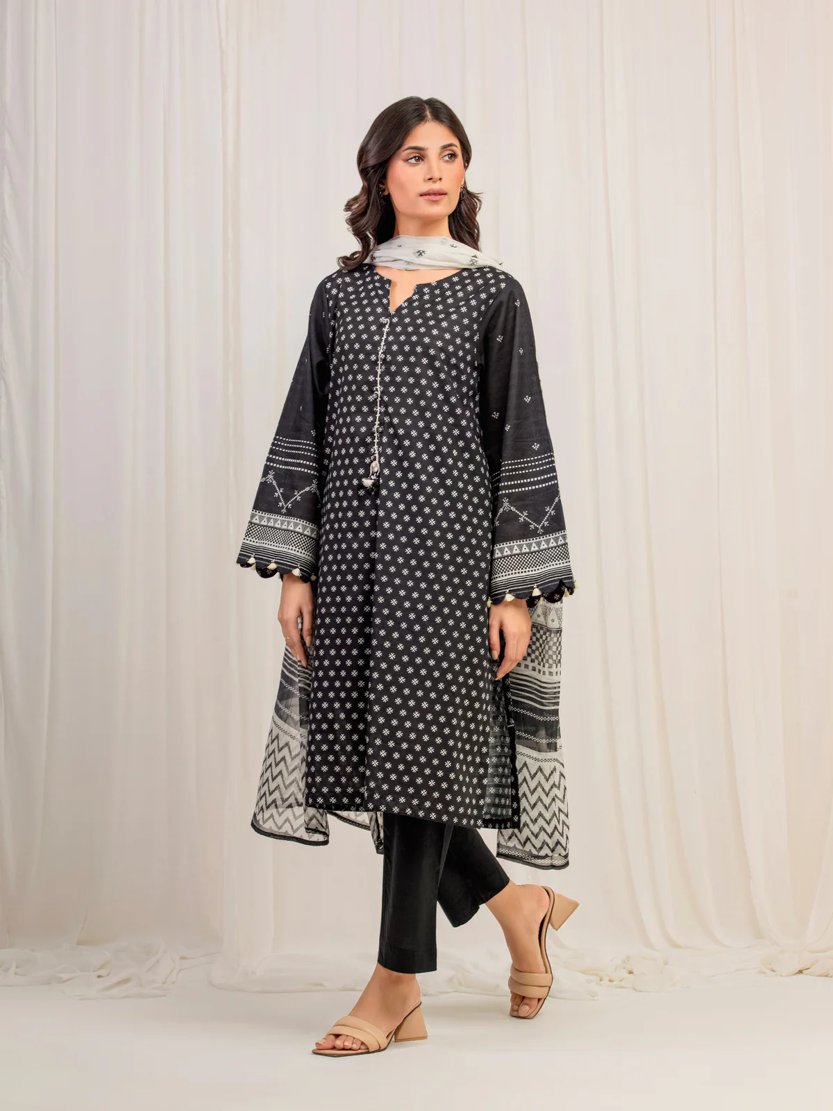 Pret Printed Lawn Slub Suit - EWTKP5-81742-3P - Image 5