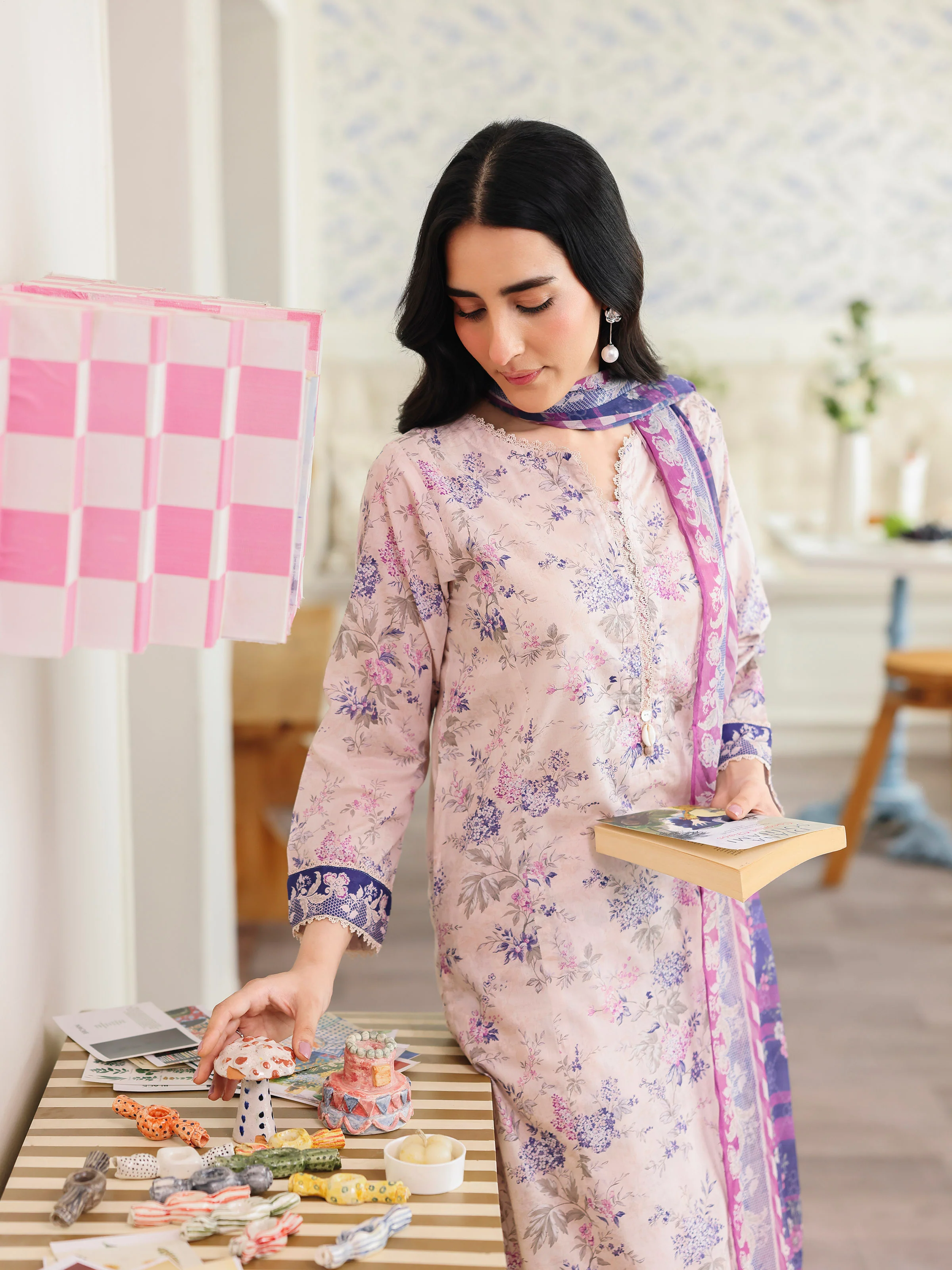 Pret Printed Lawn Suit - EWTKP5-81078-3P - Image 2