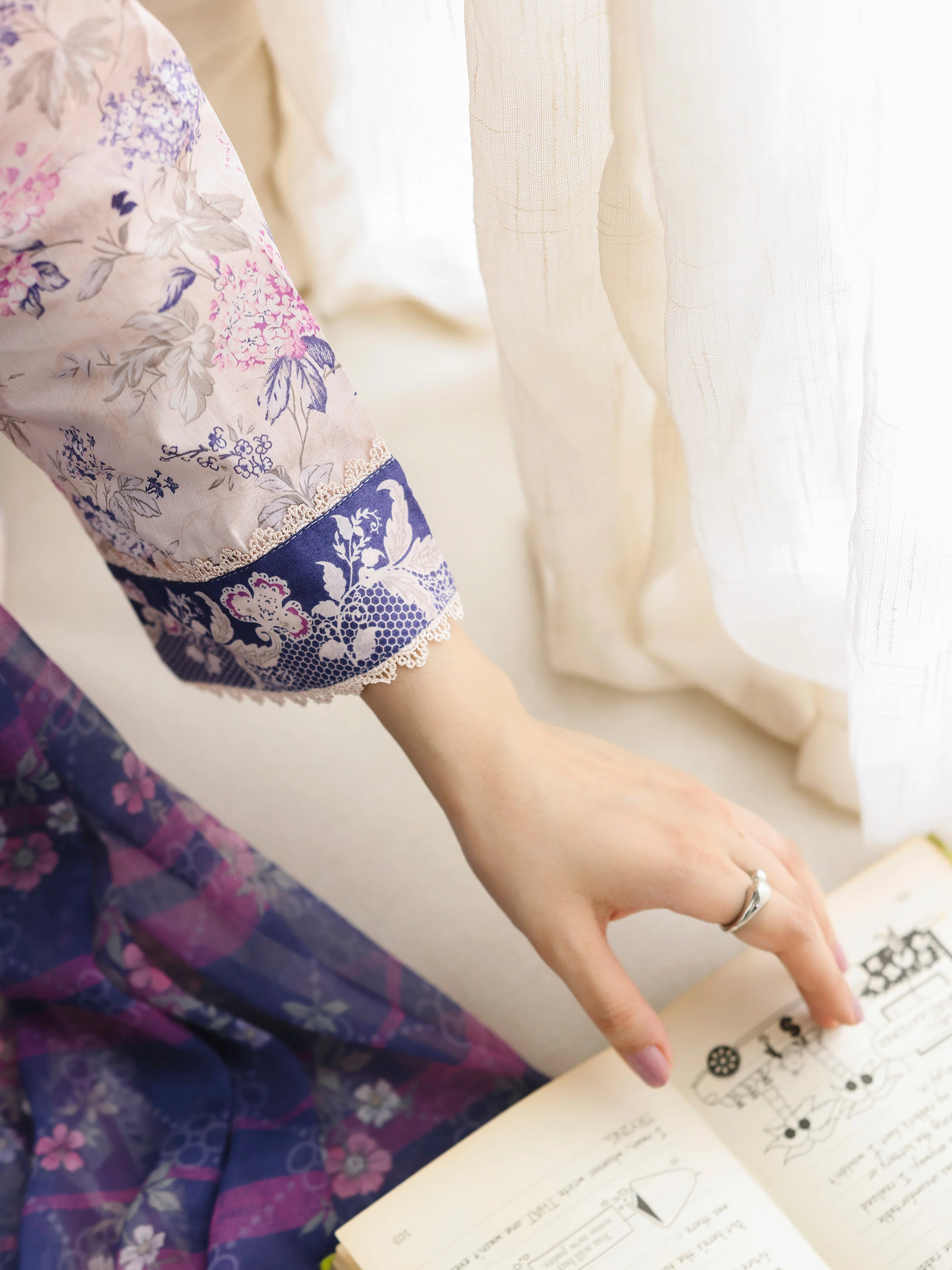 Pret Printed Lawn Suit - EWTKP5-81078-3P - Image 3