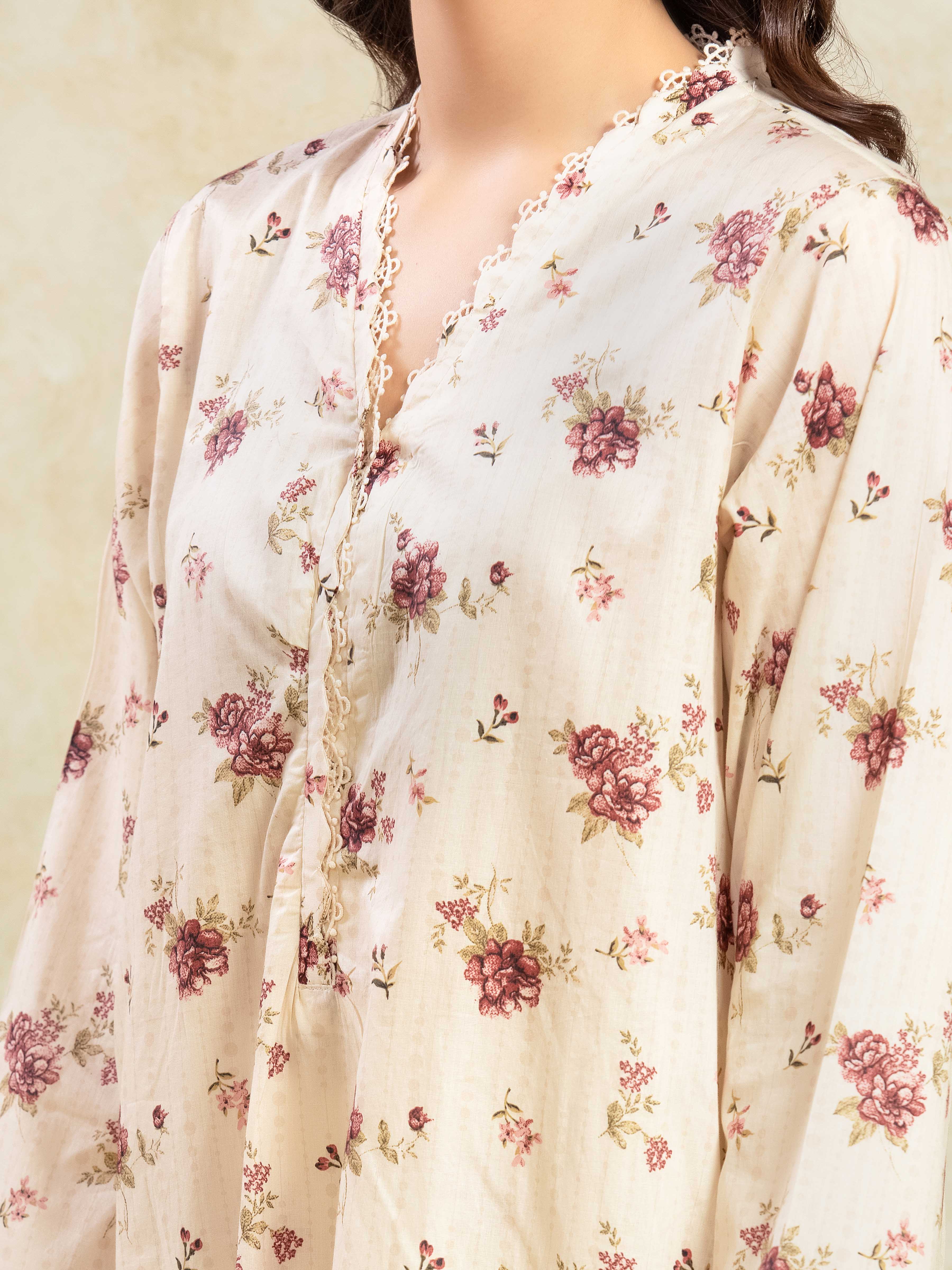 Pret Printed Lawn Suit - EWTKP5-81089-3P - Image 3