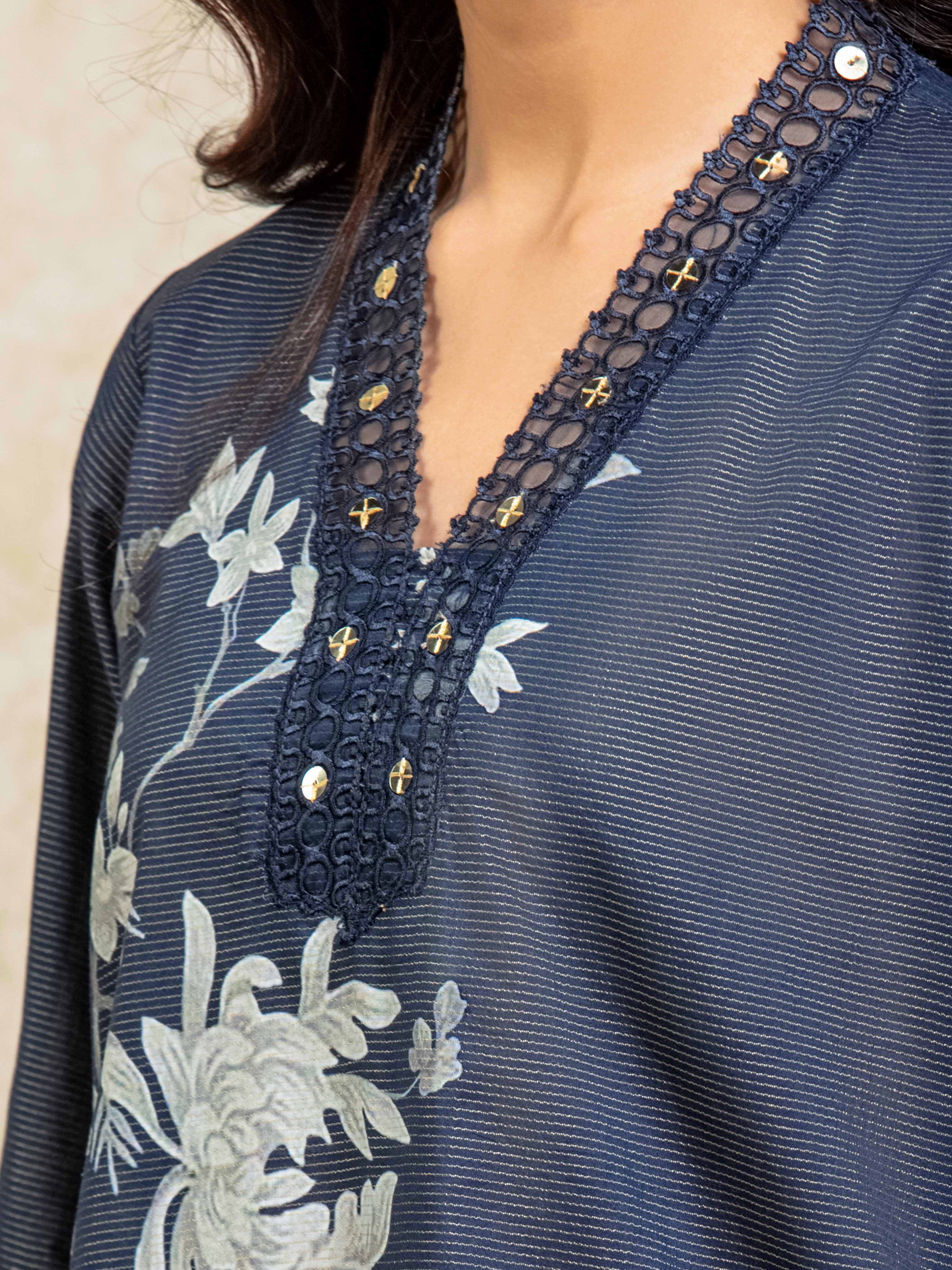 Pret Printed Lawn Suit - EWTKP5-81718-3P - Image 3