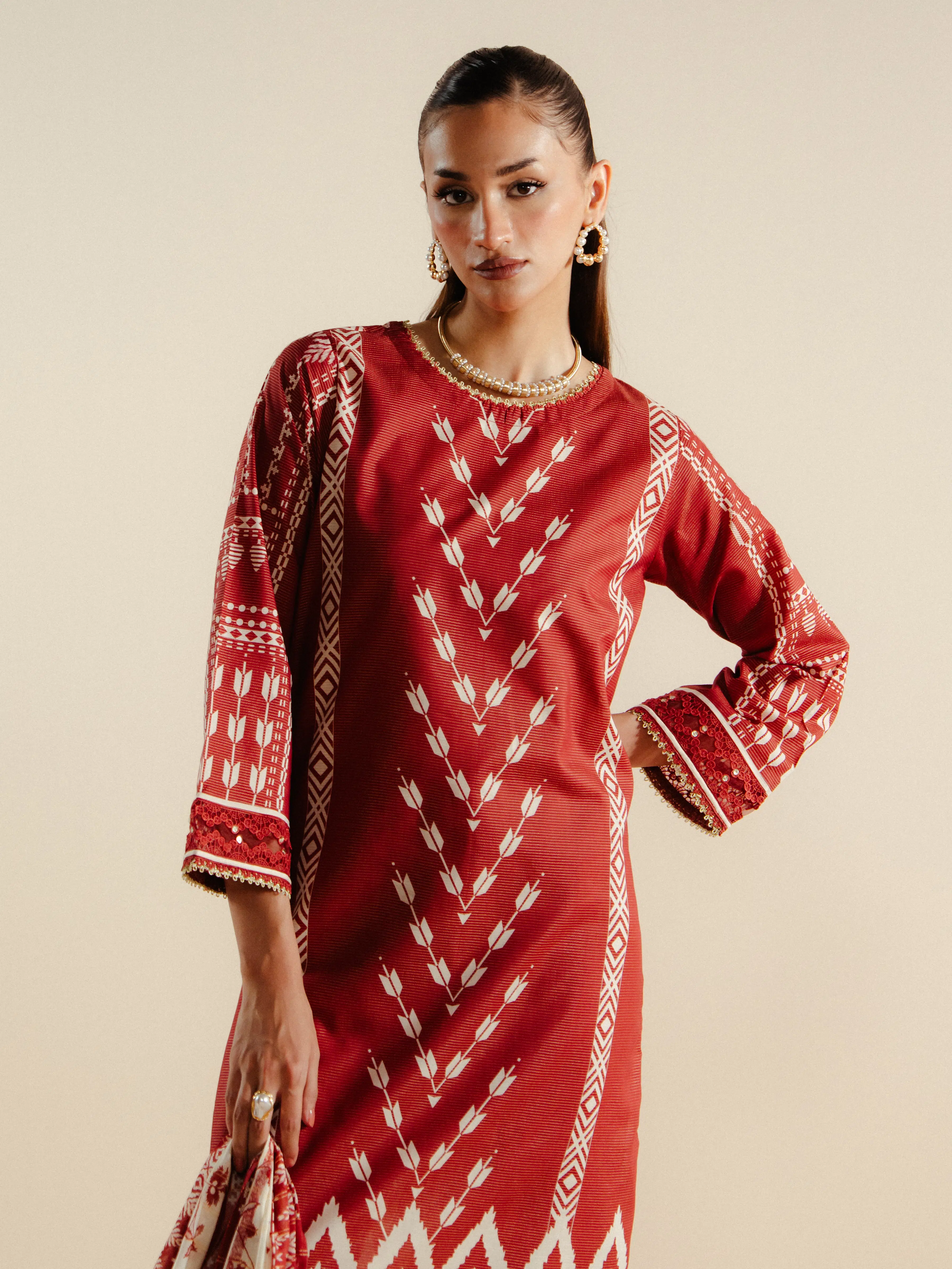 Pret Printed Lawn Suit - EWTKP5-81721-3P - Image 2