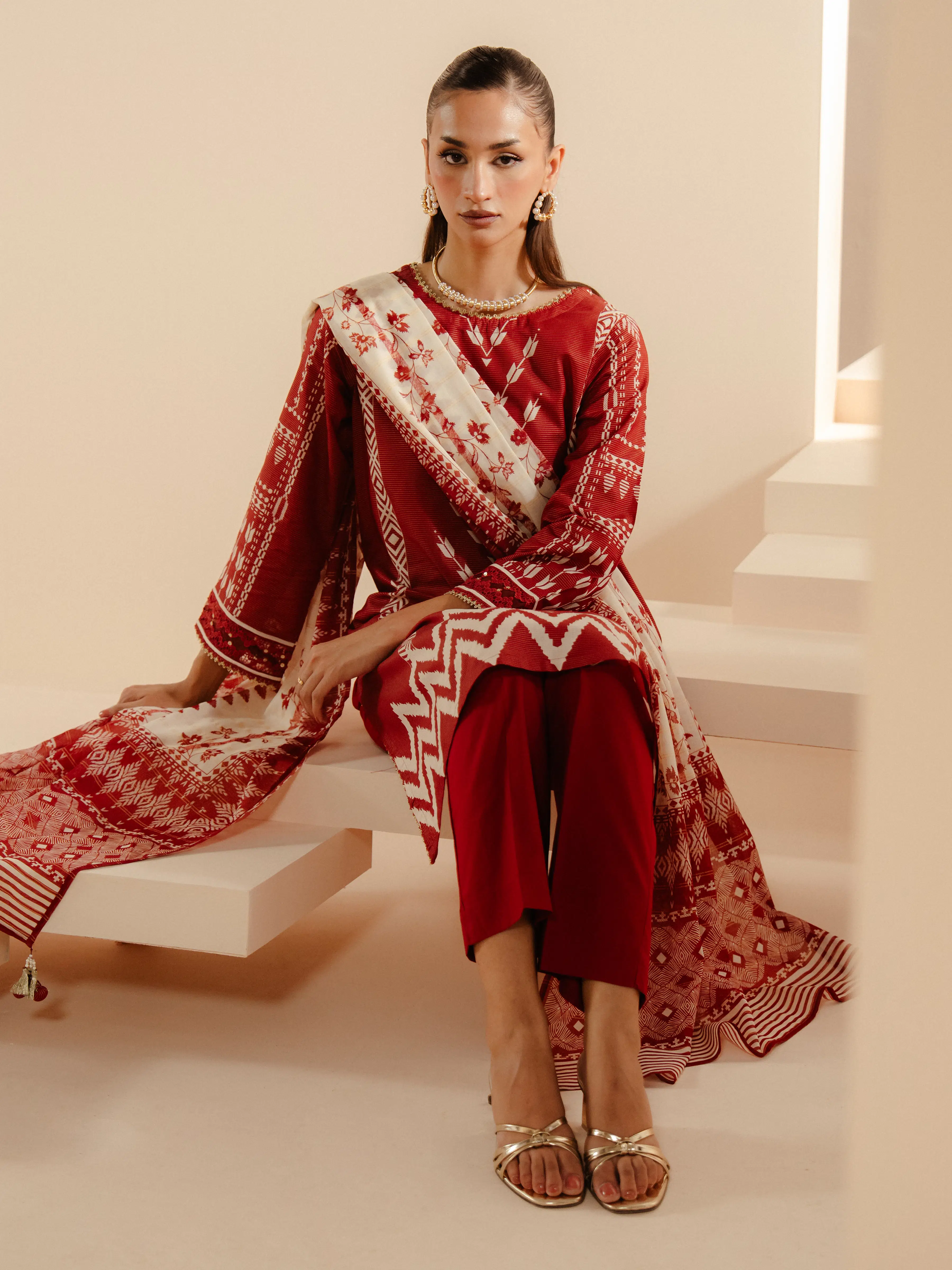 Pret Printed Lawn Suit - EWTKP5-81721-3P - Image 3