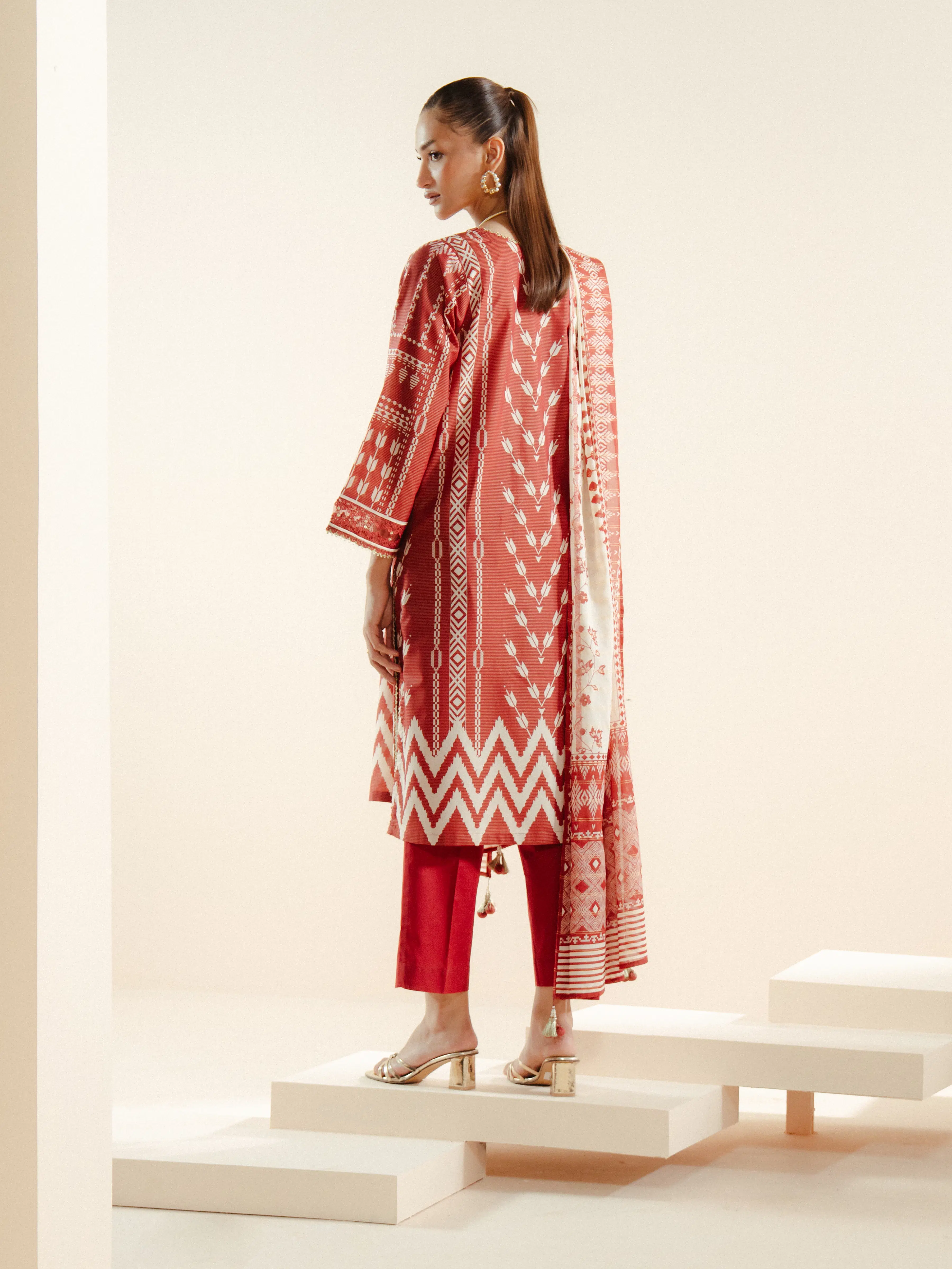 Pret Printed Lawn Suit - EWTKP5-81721-3P - Image 7