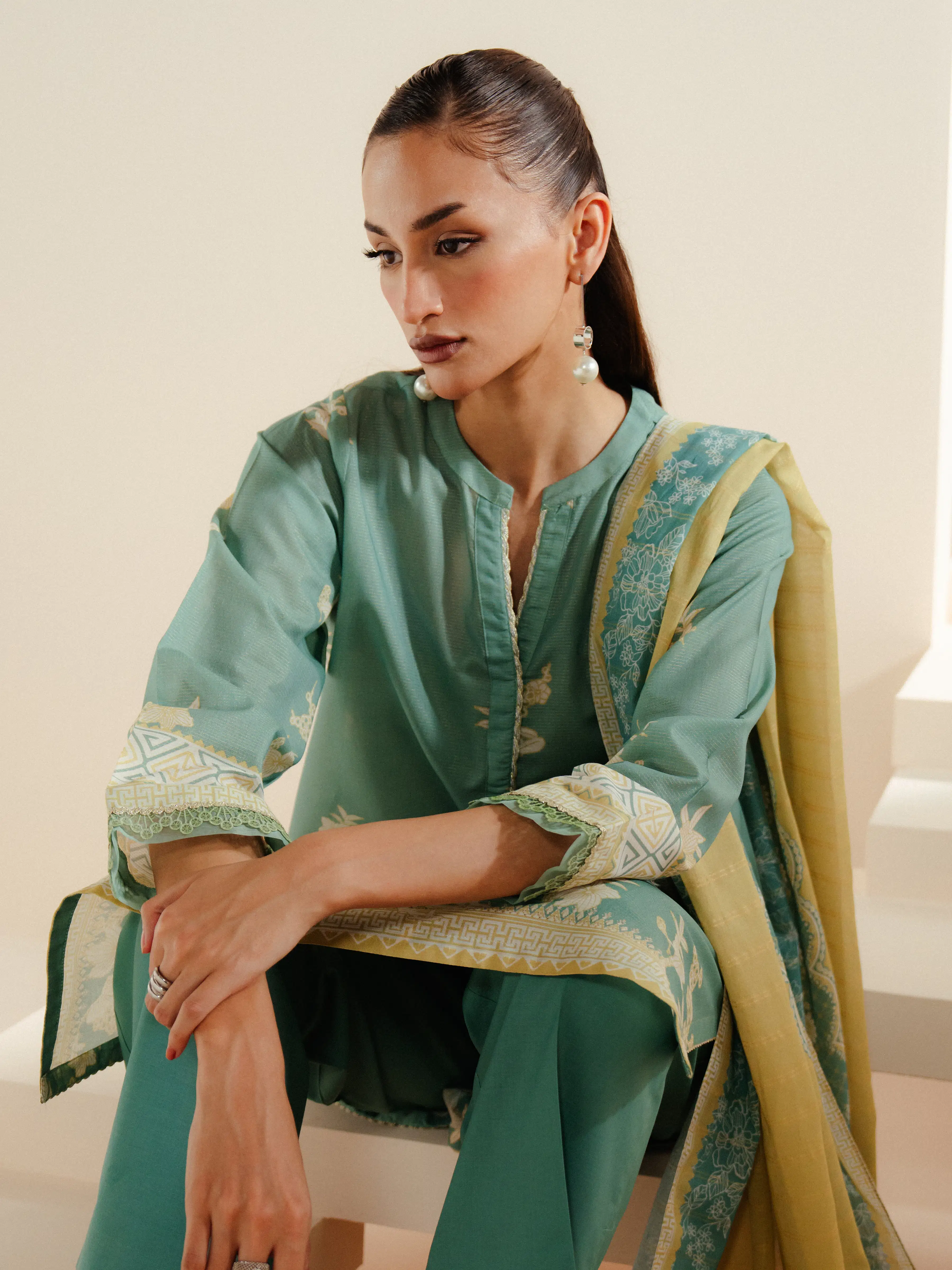 Pret Printed Lawn Suit - EWTKP5-81725-3P - Image 3