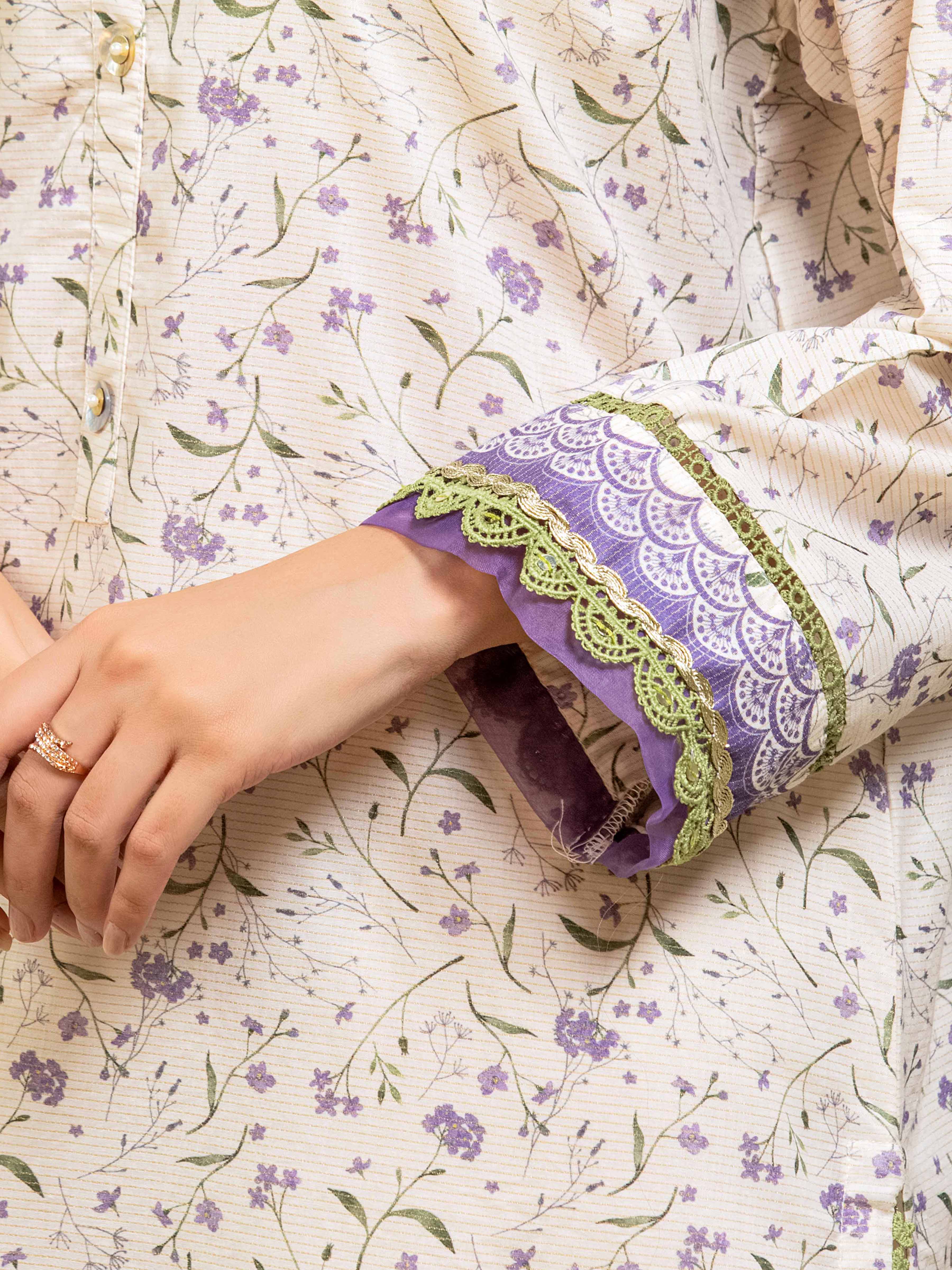 Pret Printed Lawn Suit - EWTKP5-81727-3P - Image 4