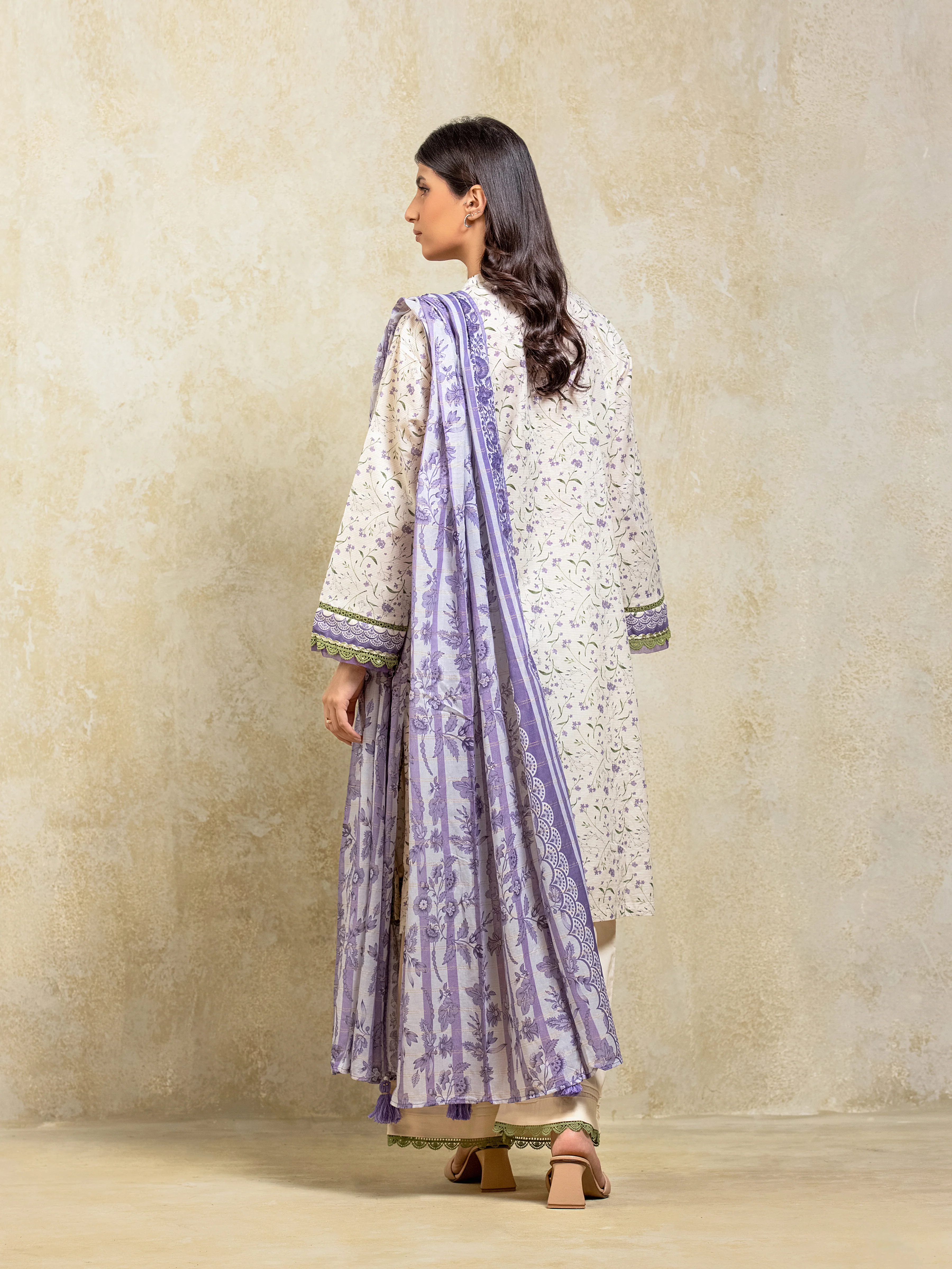 Pret Printed Lawn Suit - EWTKP5-81727-3P - Image 6
