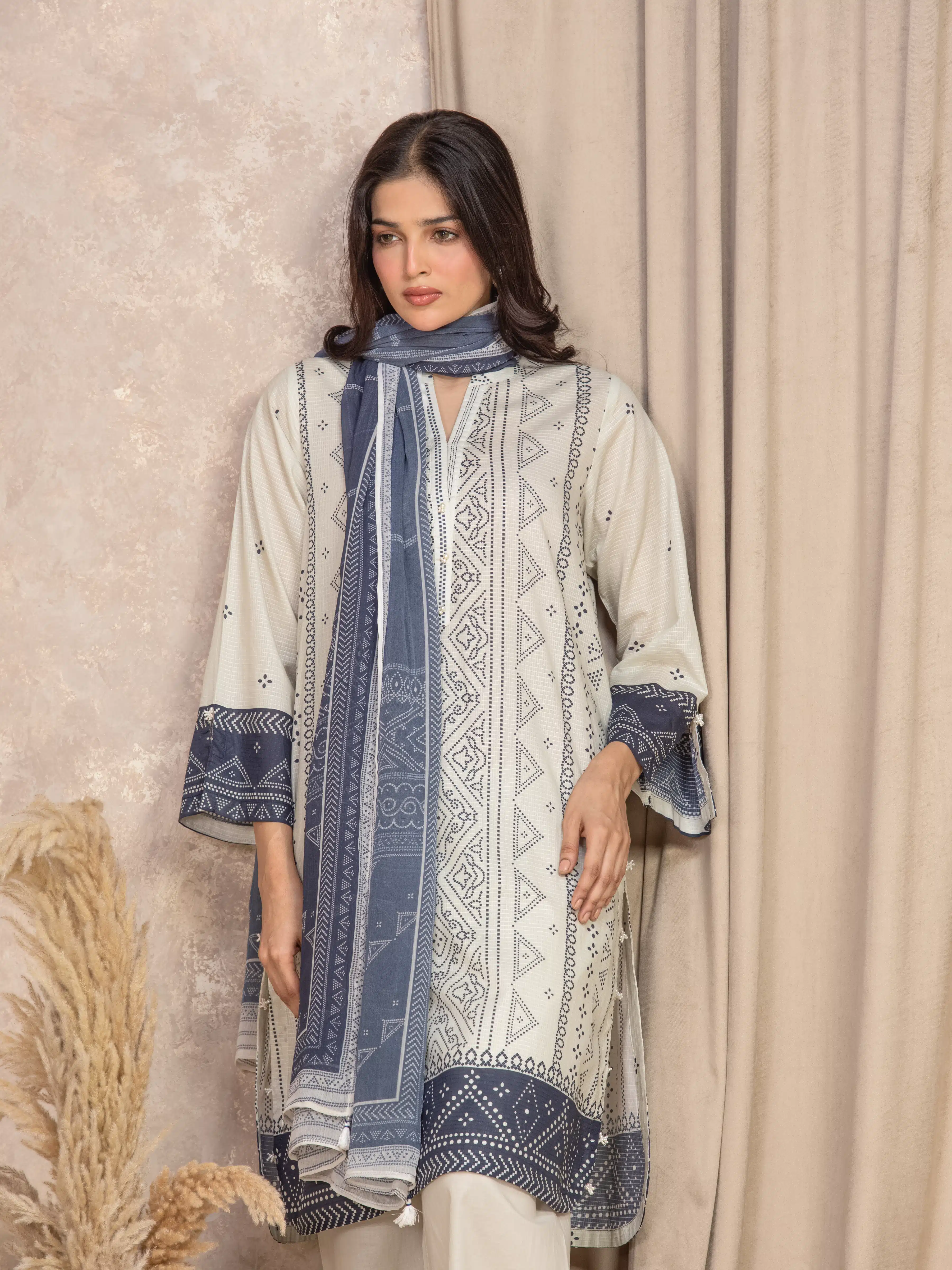 Pret Printed Lawn Slub Suit - EWTKP5-81746-3P - Image 2