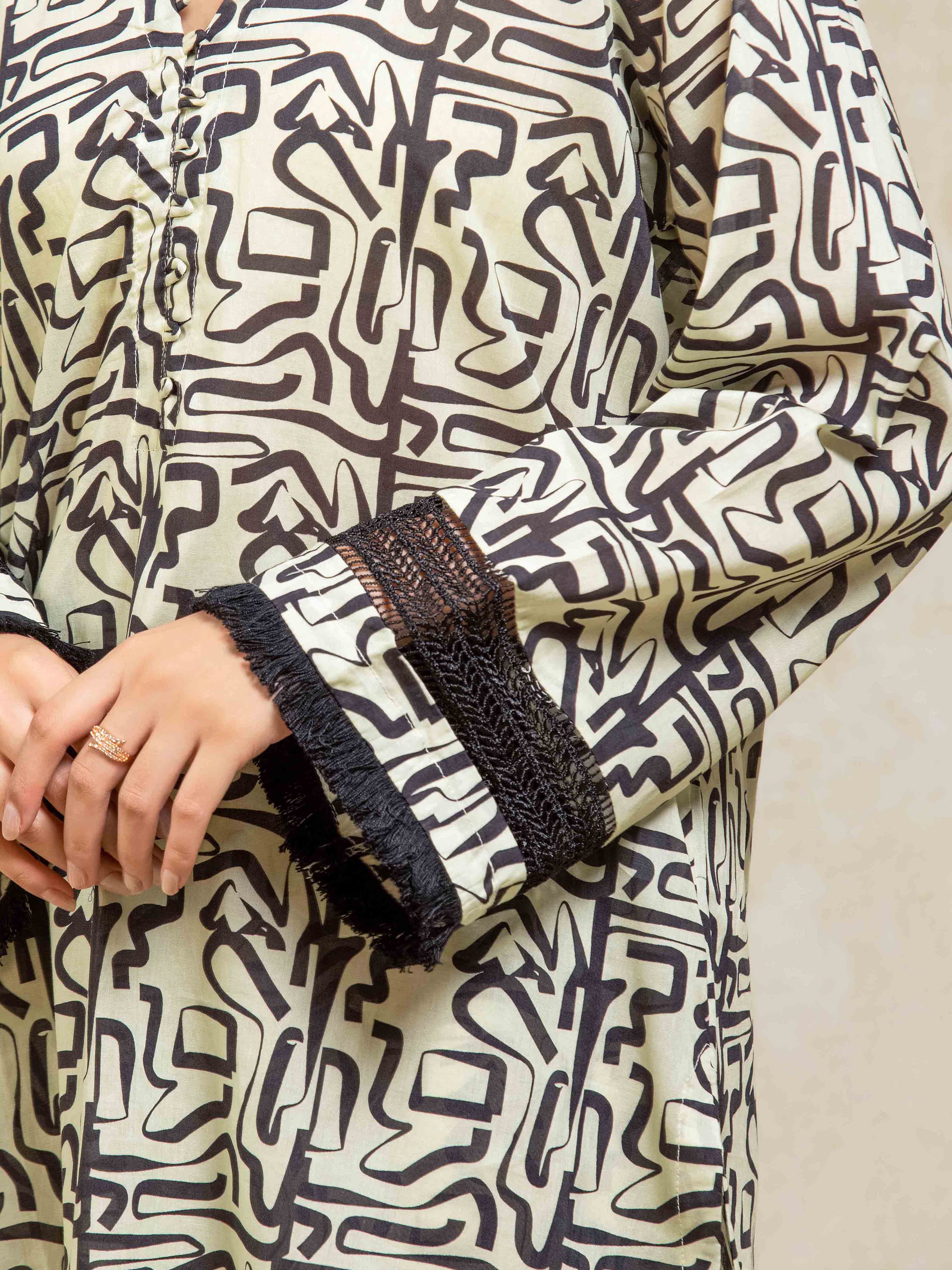 Pret Printed Lawn Suit - EWTKP5-81992-3P - Image 4