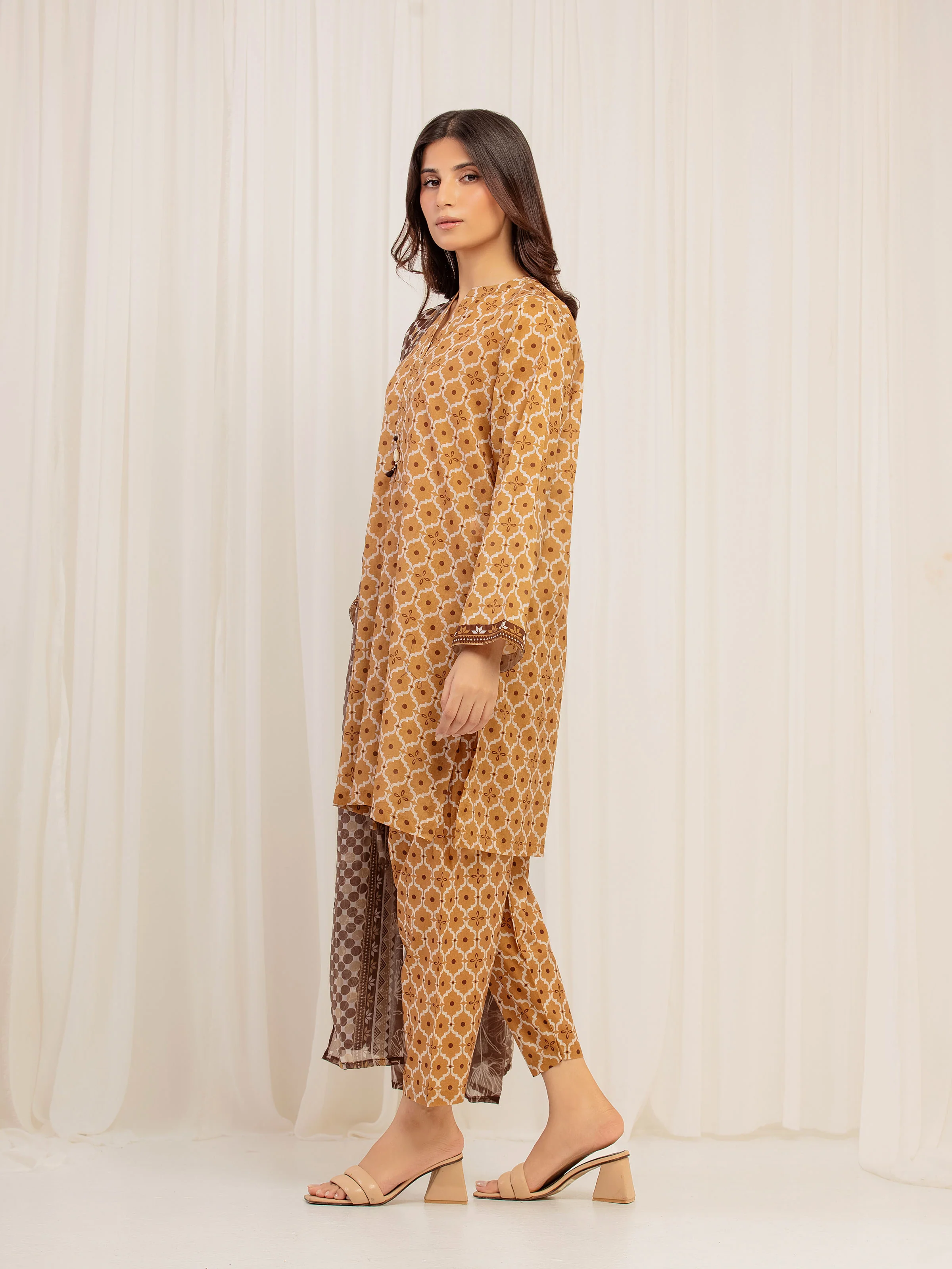 Pret Printed Lawn Suit - EWTKP5-81993-3P - Image 5