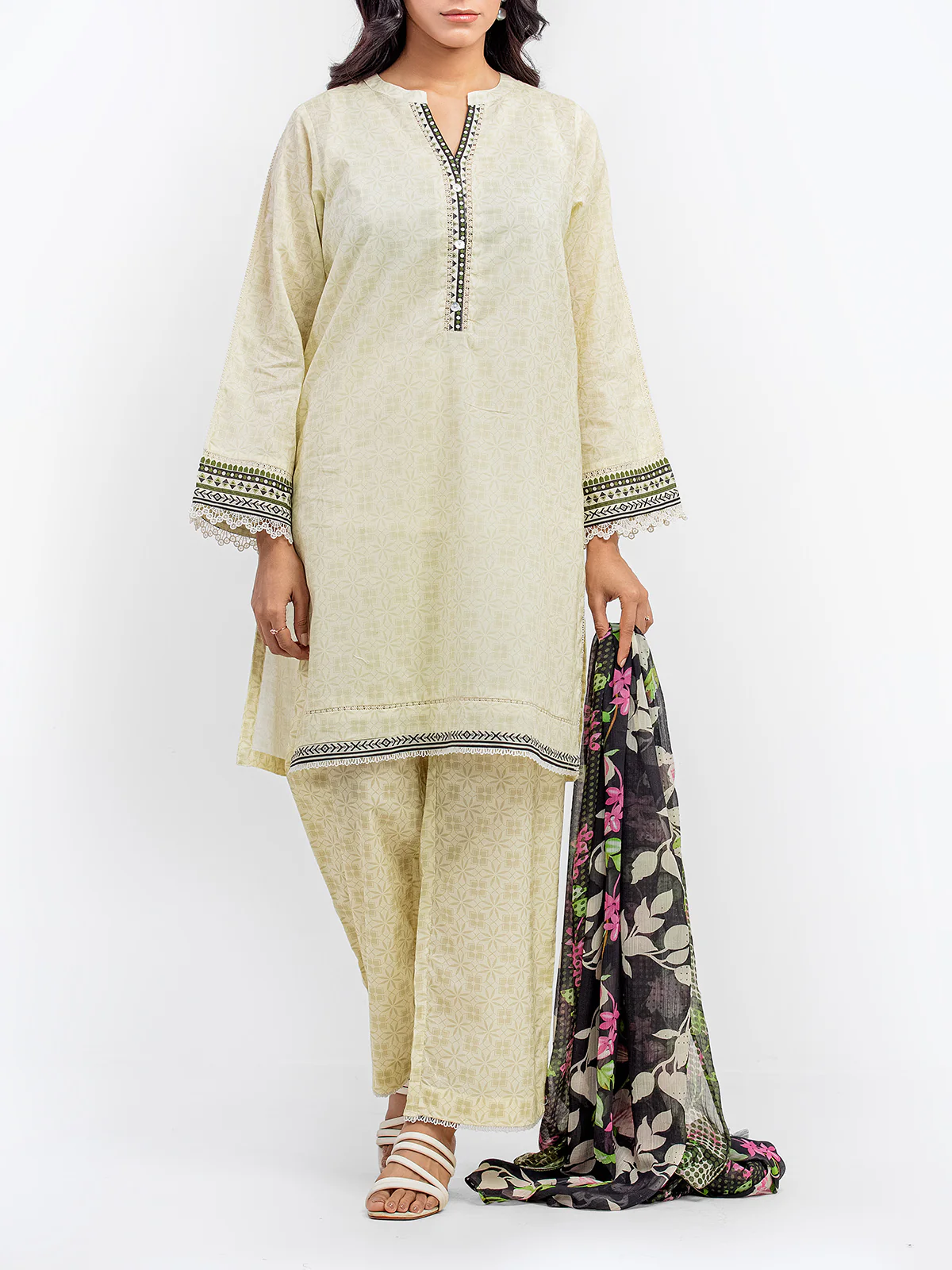Pret Printed Lawn Suit - EWTKP5-81996-3P - Image 3