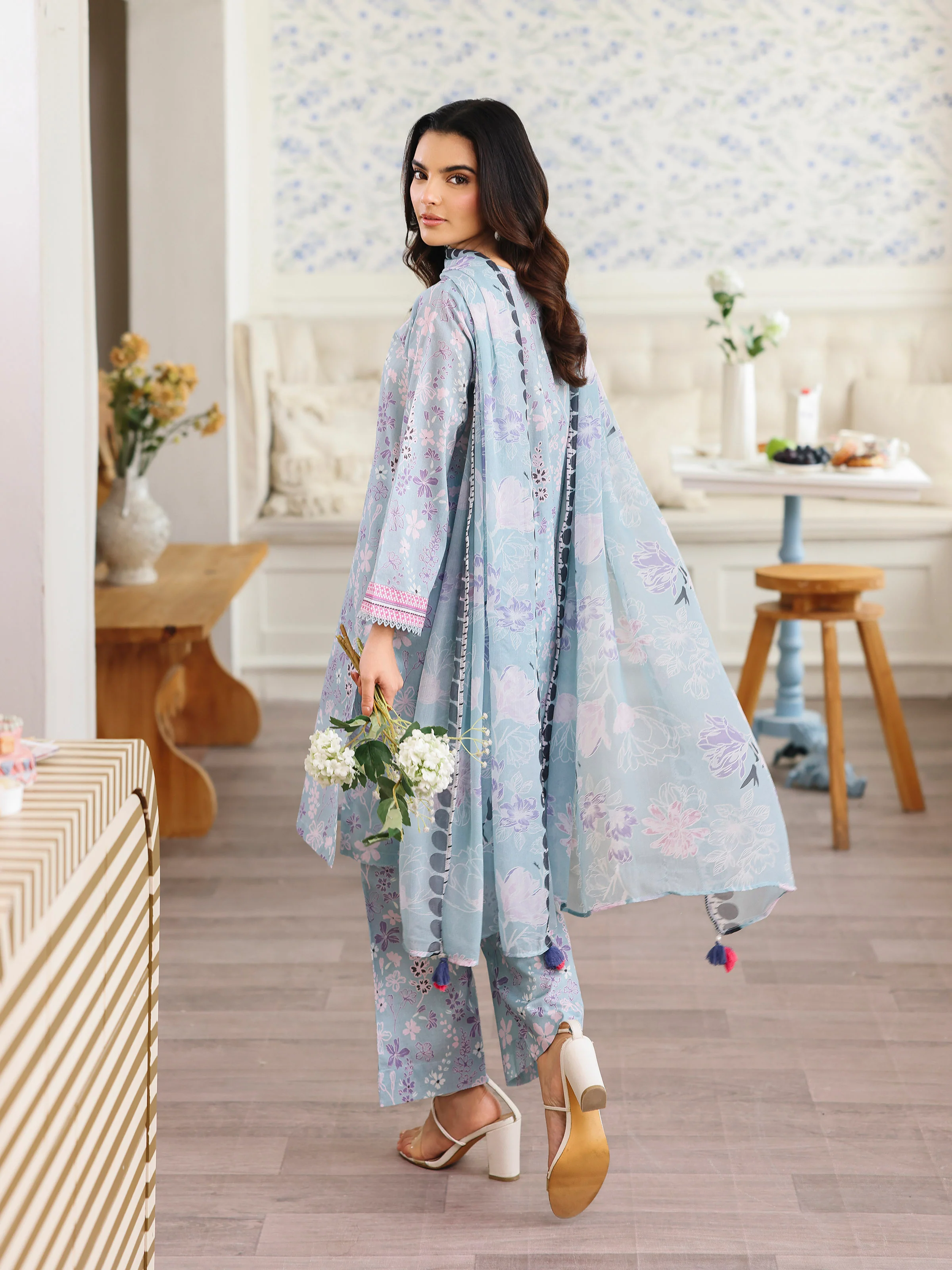Pret Printed Lawn Suit - EWTKP5-81997-3P - Image 5