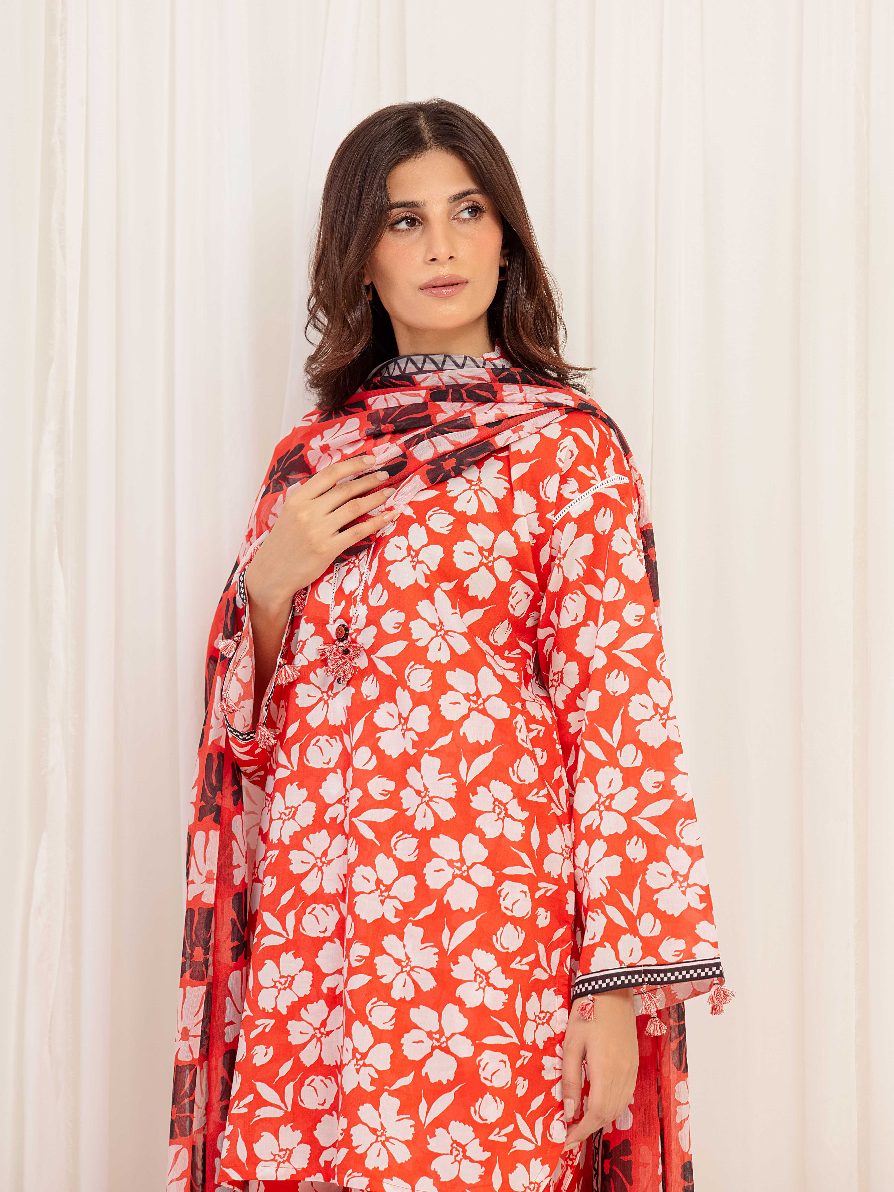Pret Printed Lawn Suit - EWTKP5-81999-3P - Image 2