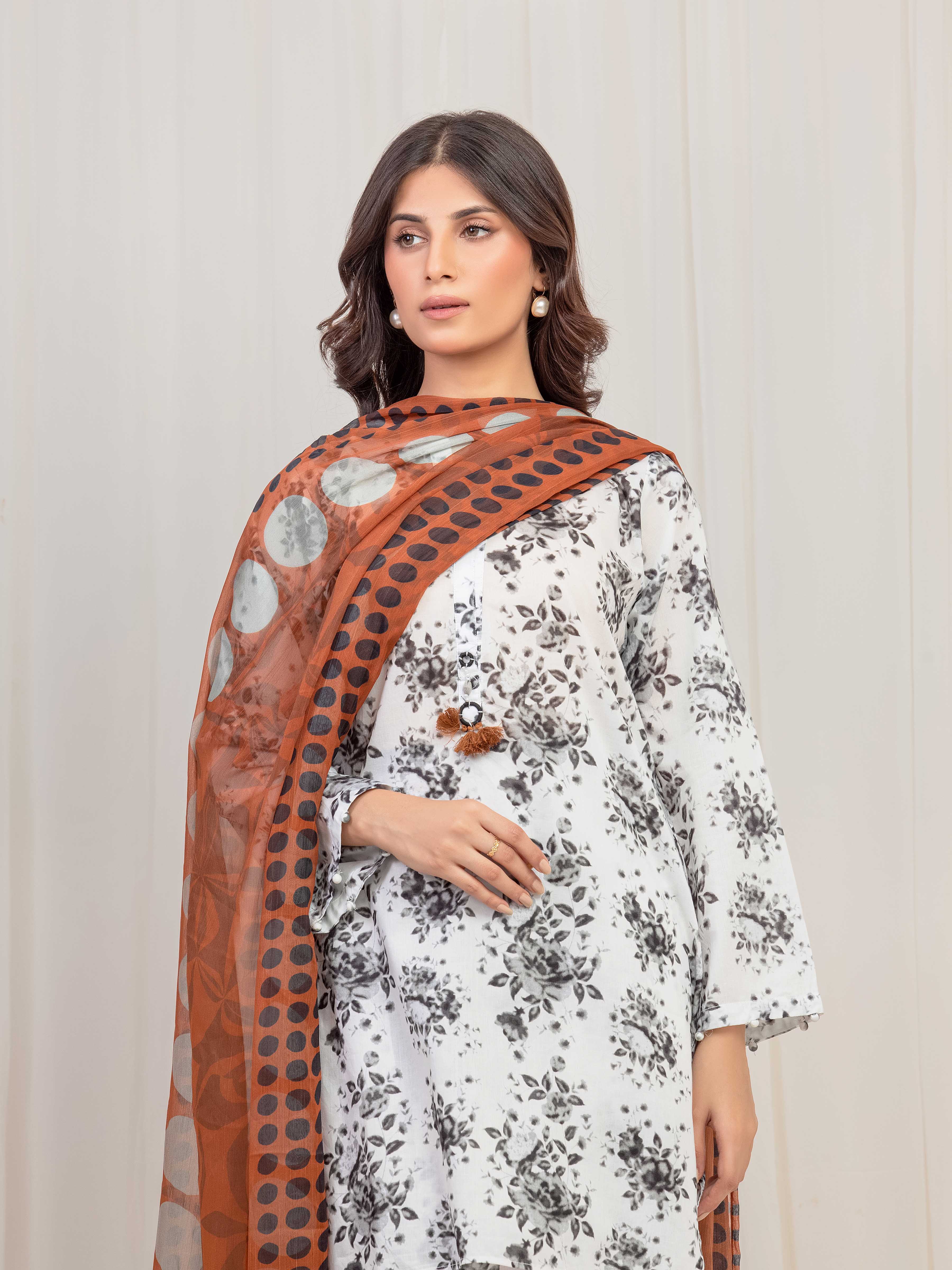 Pret Printed Lawn Suit - EWTKP5-82001-3P - Image 2