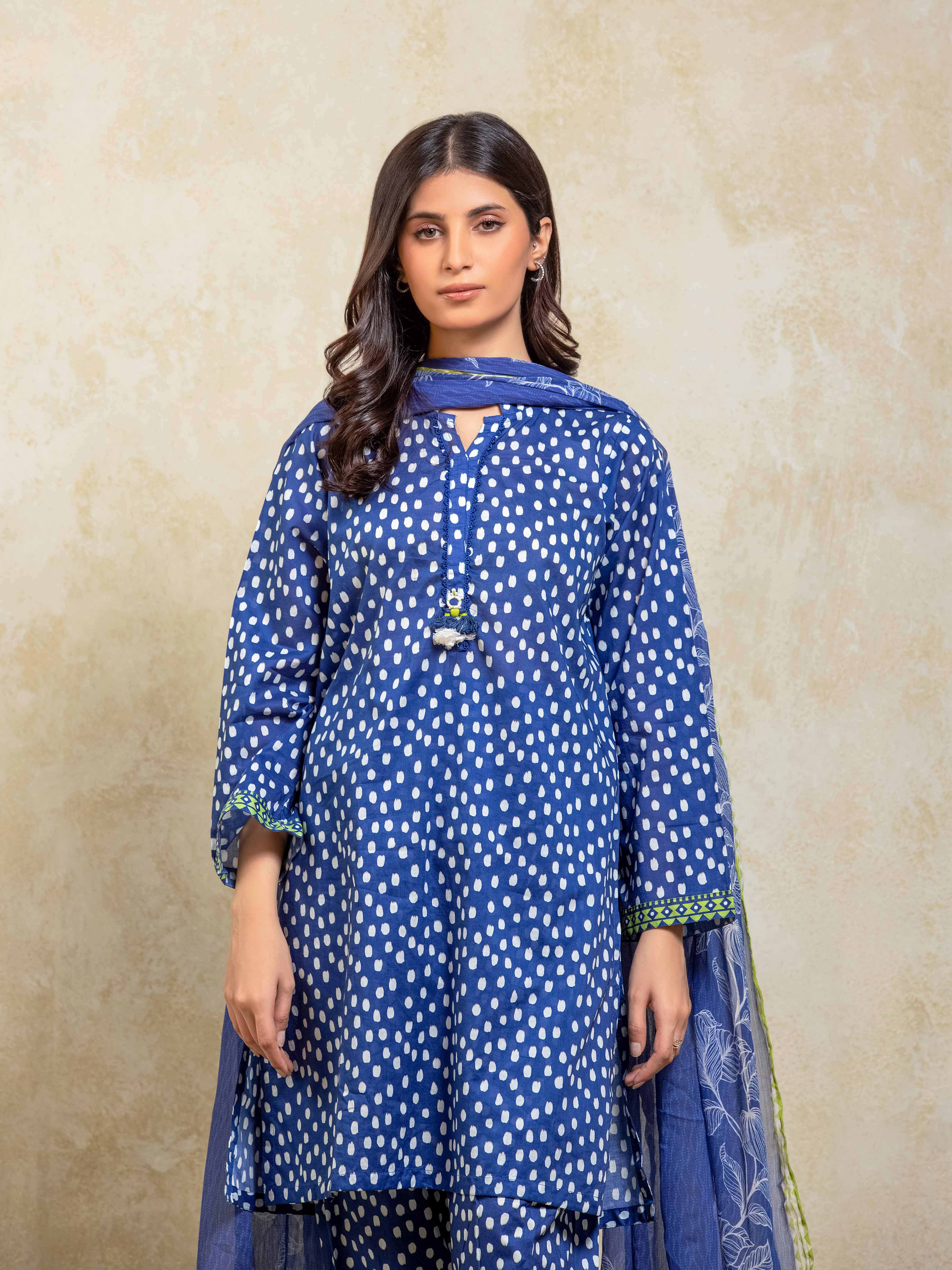 Pret Printed Lawn Suit - EWTKP5-82002-3P - Image 3