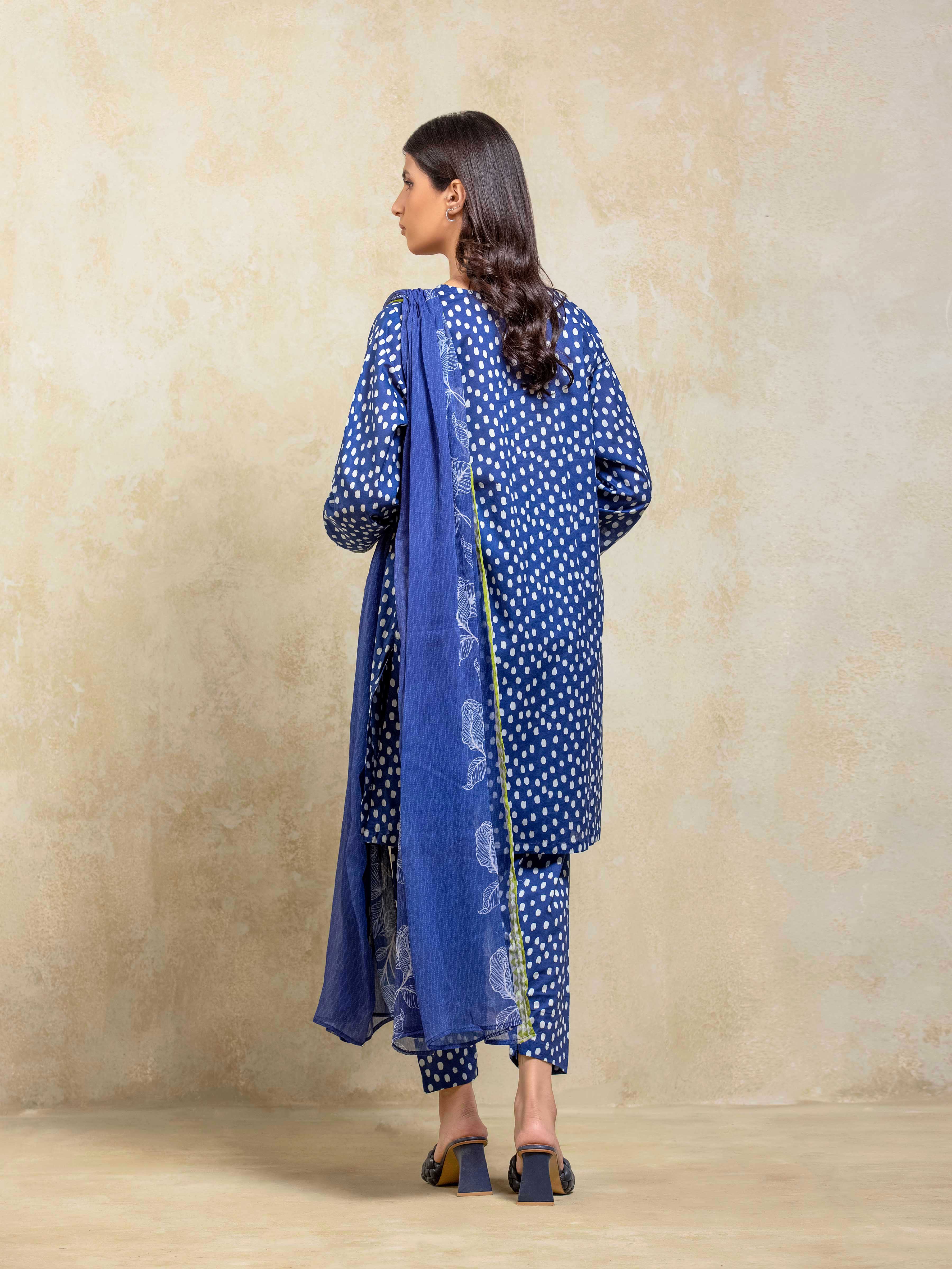 Pret Printed Lawn Suit - EWTKP5-82002-3P - Image 6
