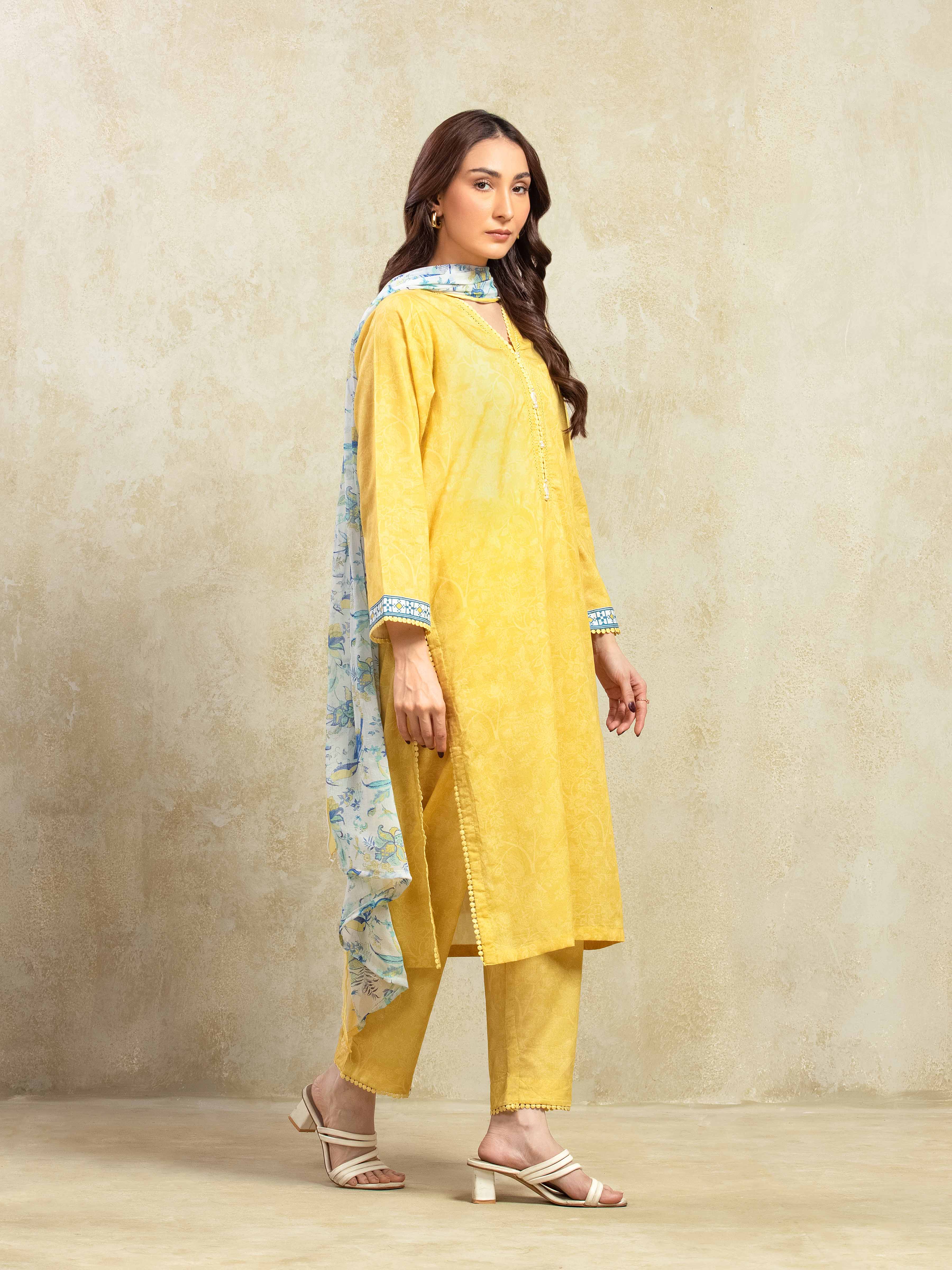 Pret Printed Lawn Suit - EWTKP5-82003-3P - Image 5