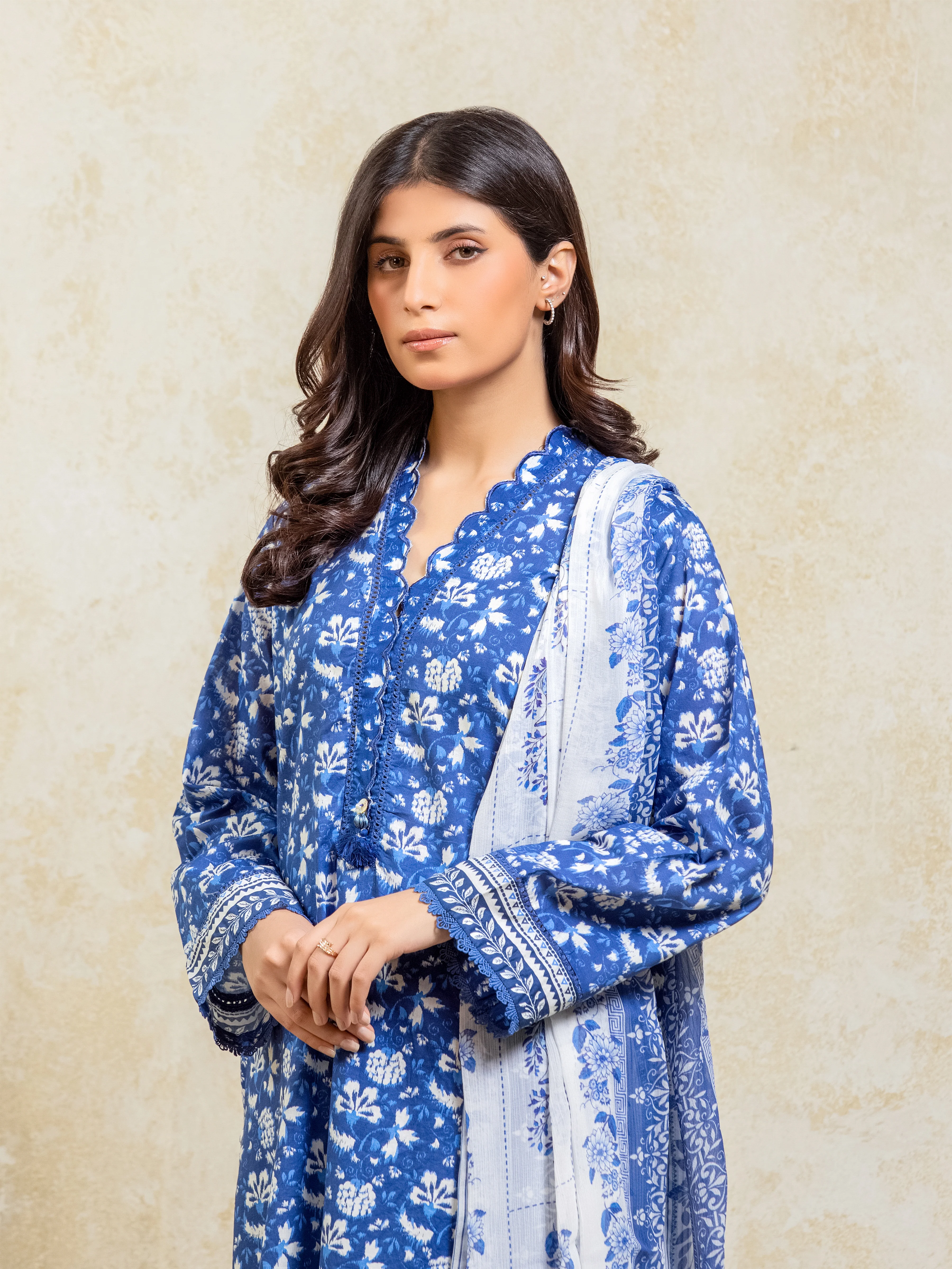 Pret Printed Lawn Suit - EWTKP5-82018-3P - Image 4