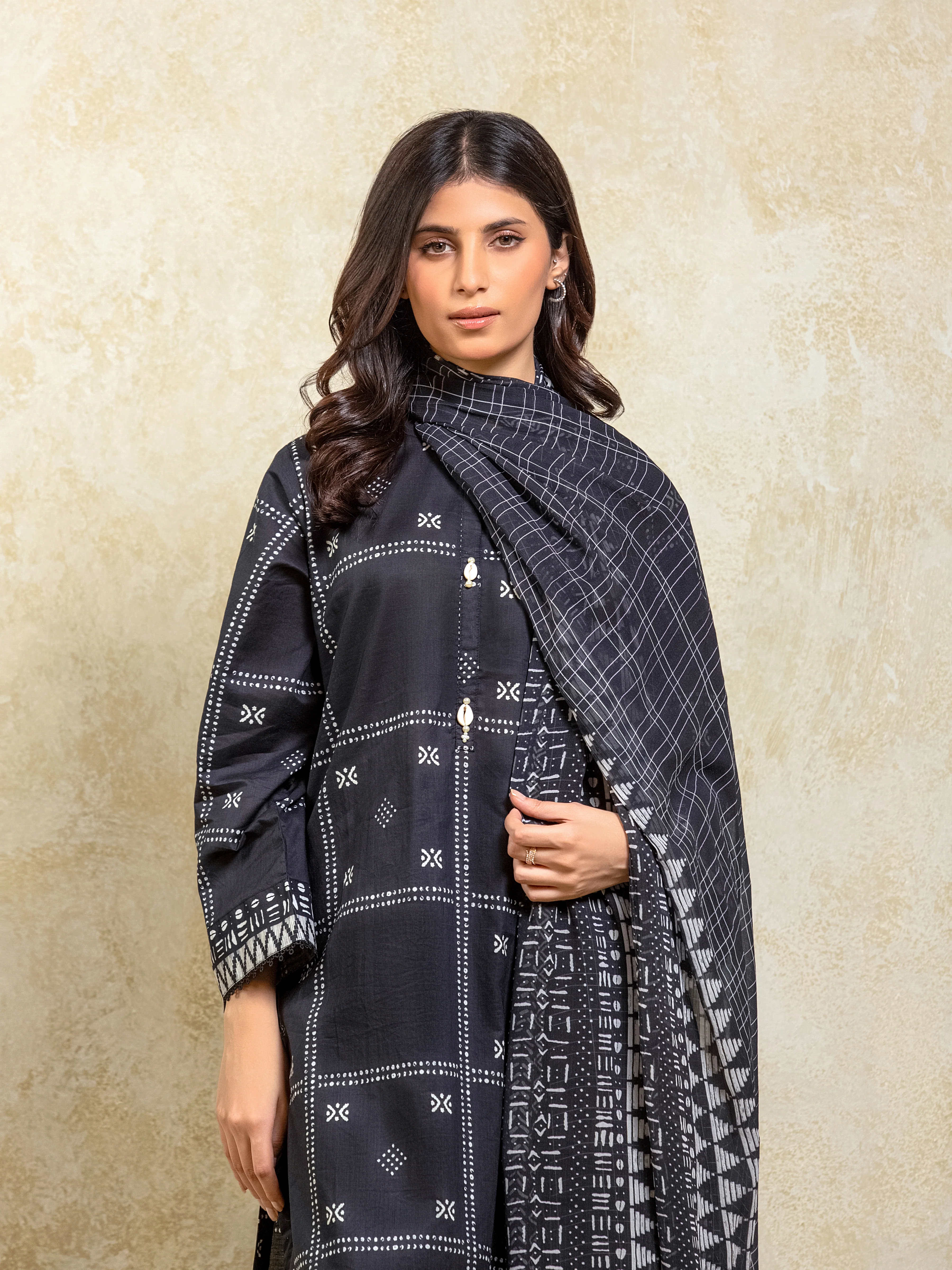 Pret Printed Lawn Suit - EWTKP5-82020-3P - Image 2