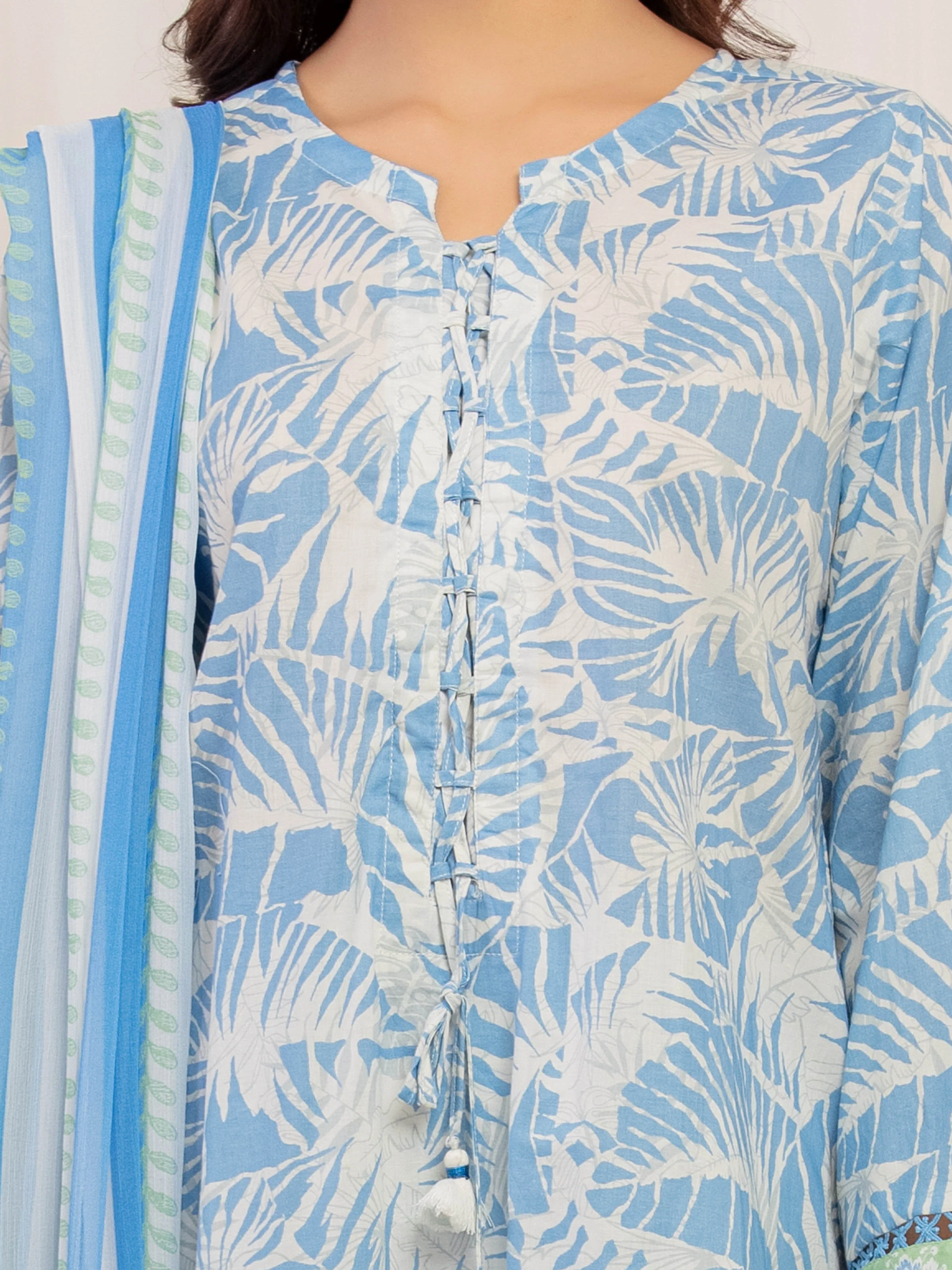 Pret Printed Lawn Suit - EWTKP5-82022-3P - Image 3
