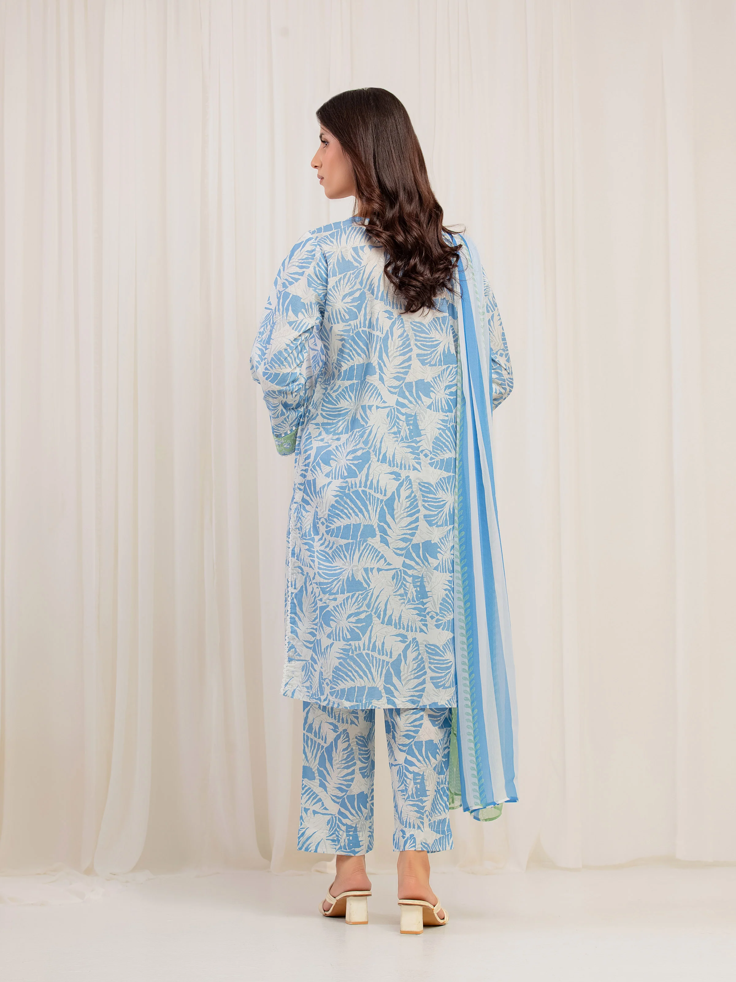 Pret Printed Lawn Suit - EWTKP5-82022-3P - Image 6