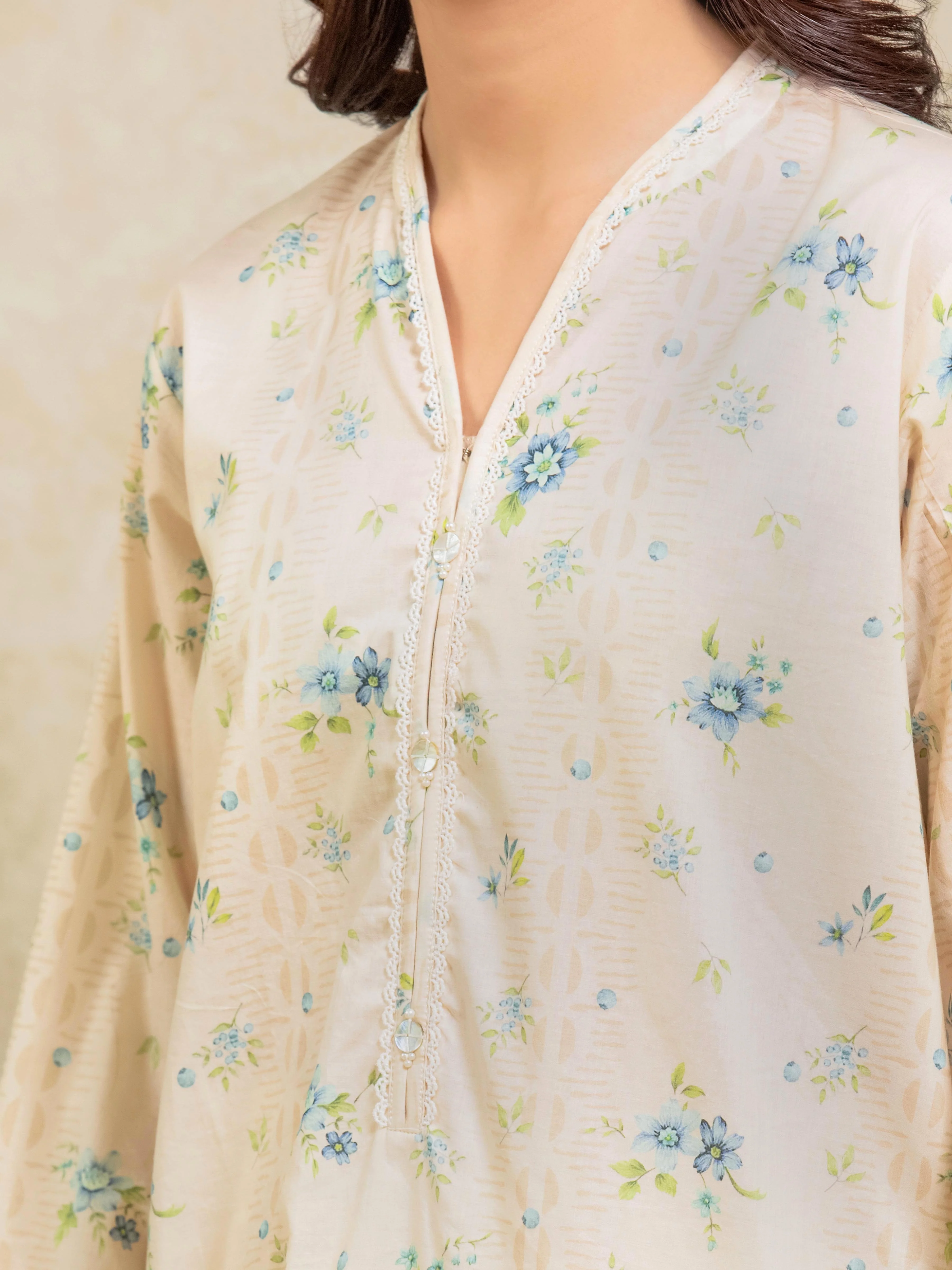 Pret Printed Lawn Suit - EWTKP5-82023-3P - Image 3