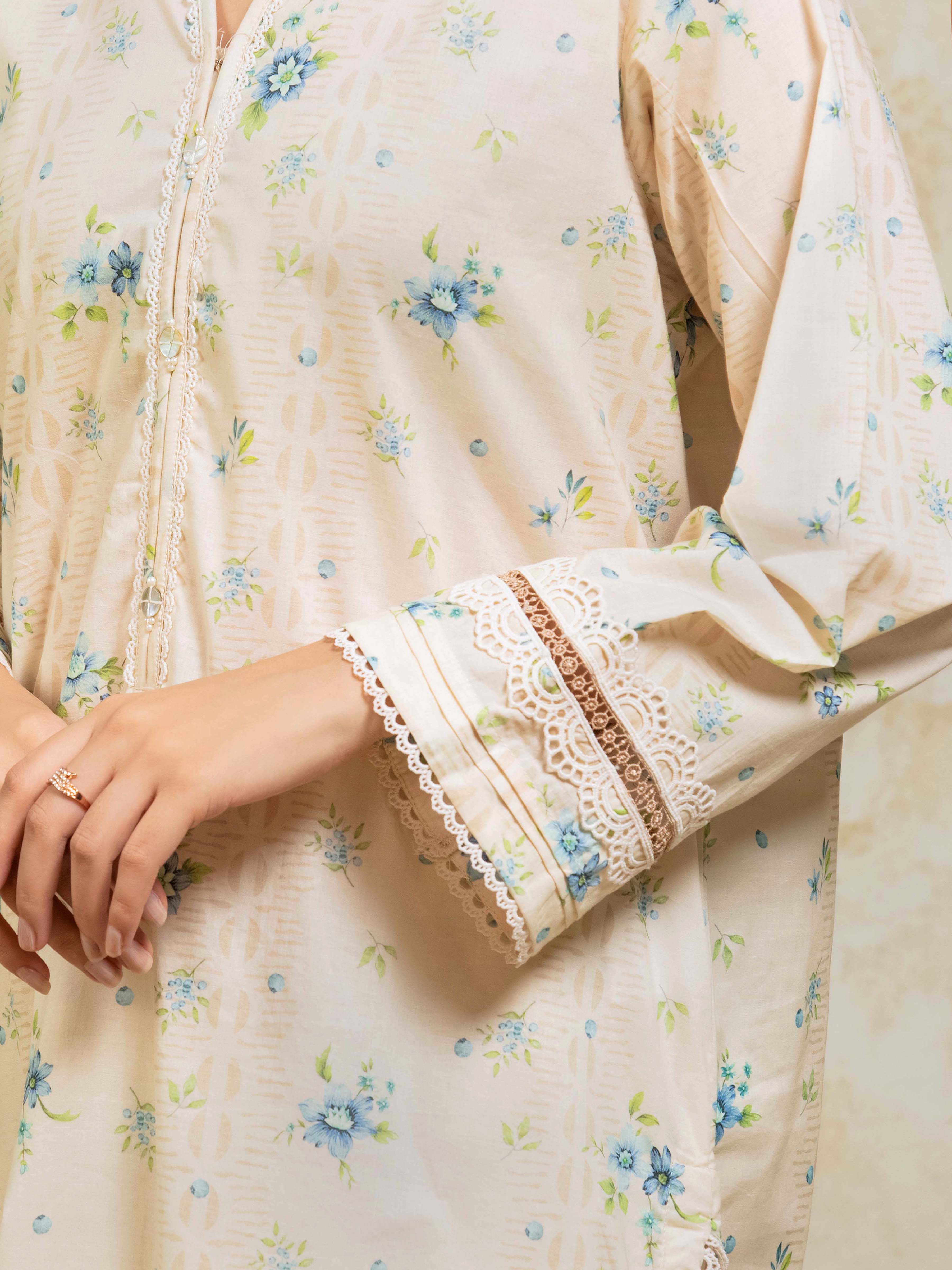 Pret Printed Lawn Suit - EWTKP5-82023-3P - Image 4