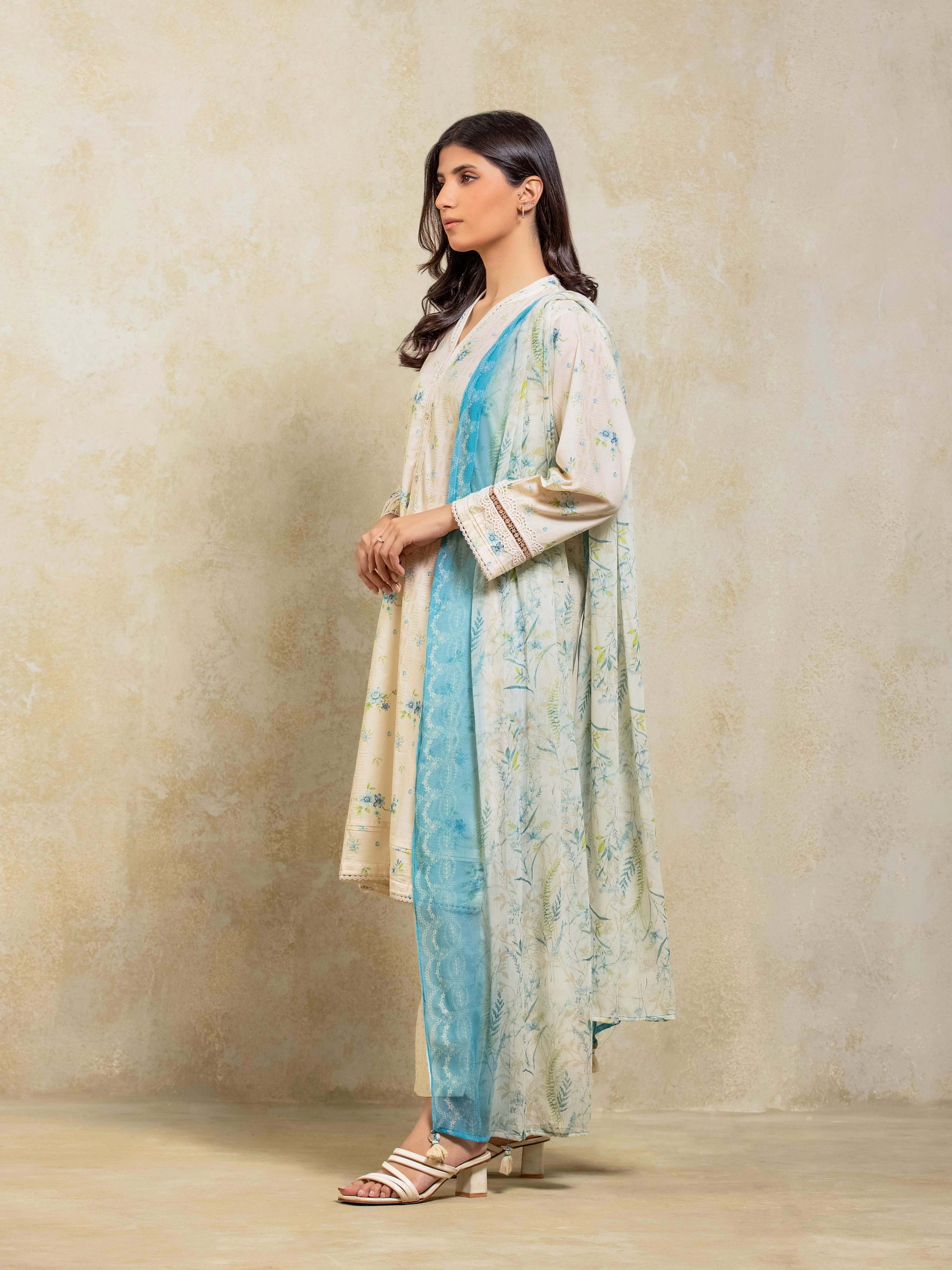 Pret Printed Lawn Suit - EWTKP5-82023-3P - Image 5