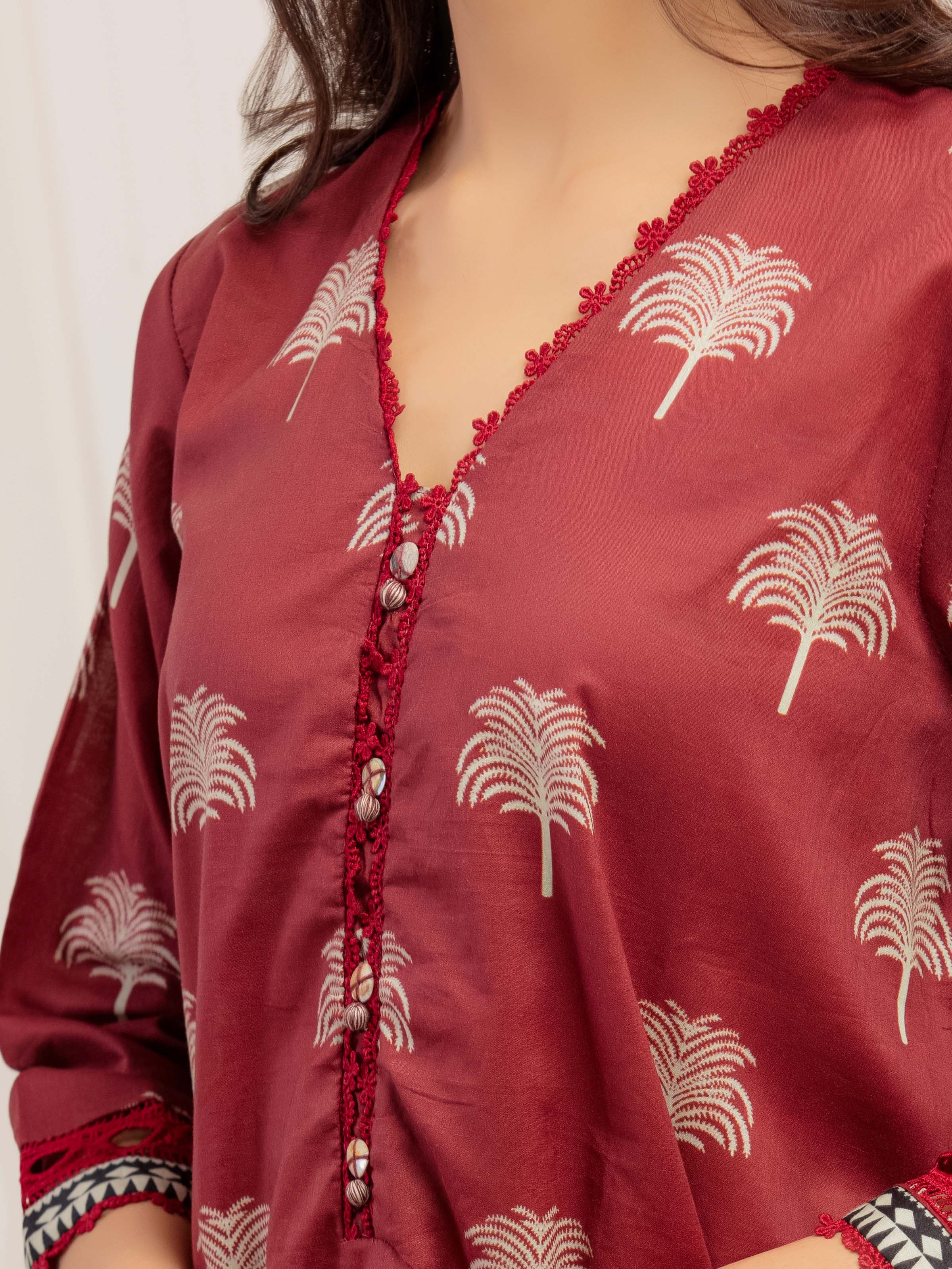 Pret Printed Lawn Suit - EWTKP5-82024-3P - Image 3
