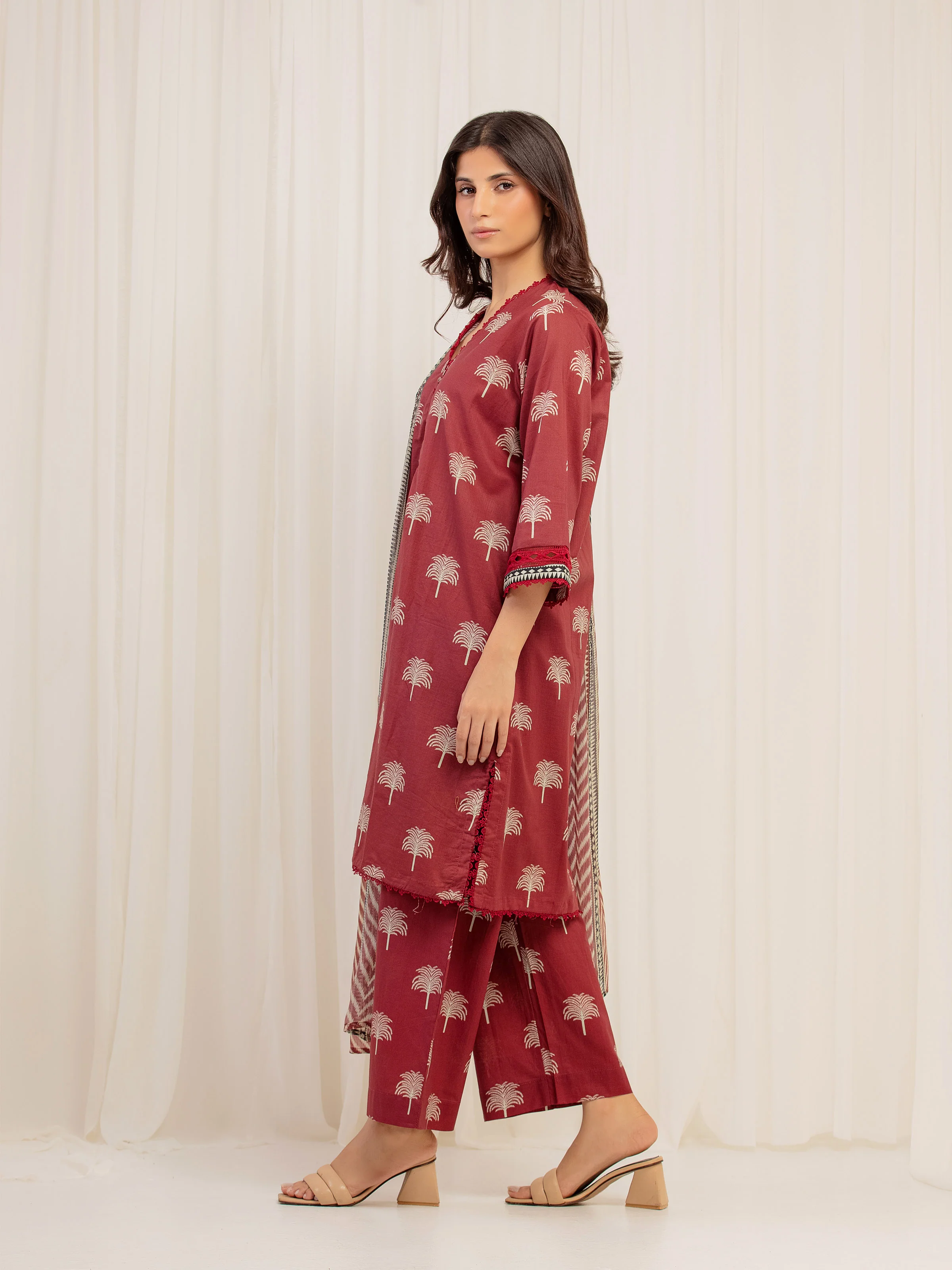 Pret Printed Lawn Suit - EWTKP5-82024-3P - Image 5
