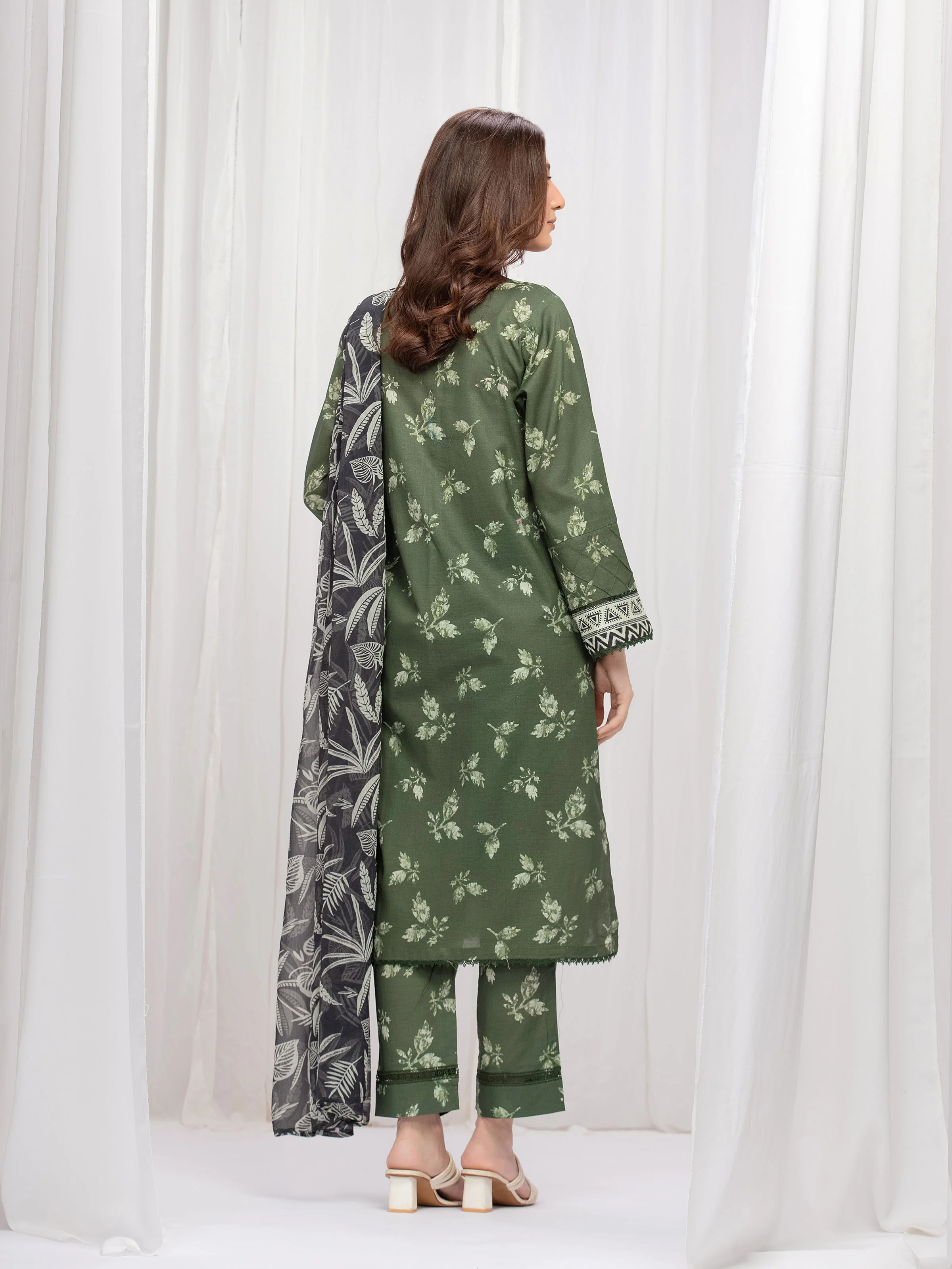 Pret Printed Lawn Suit - EWTKP5-82025-3P - Image 6