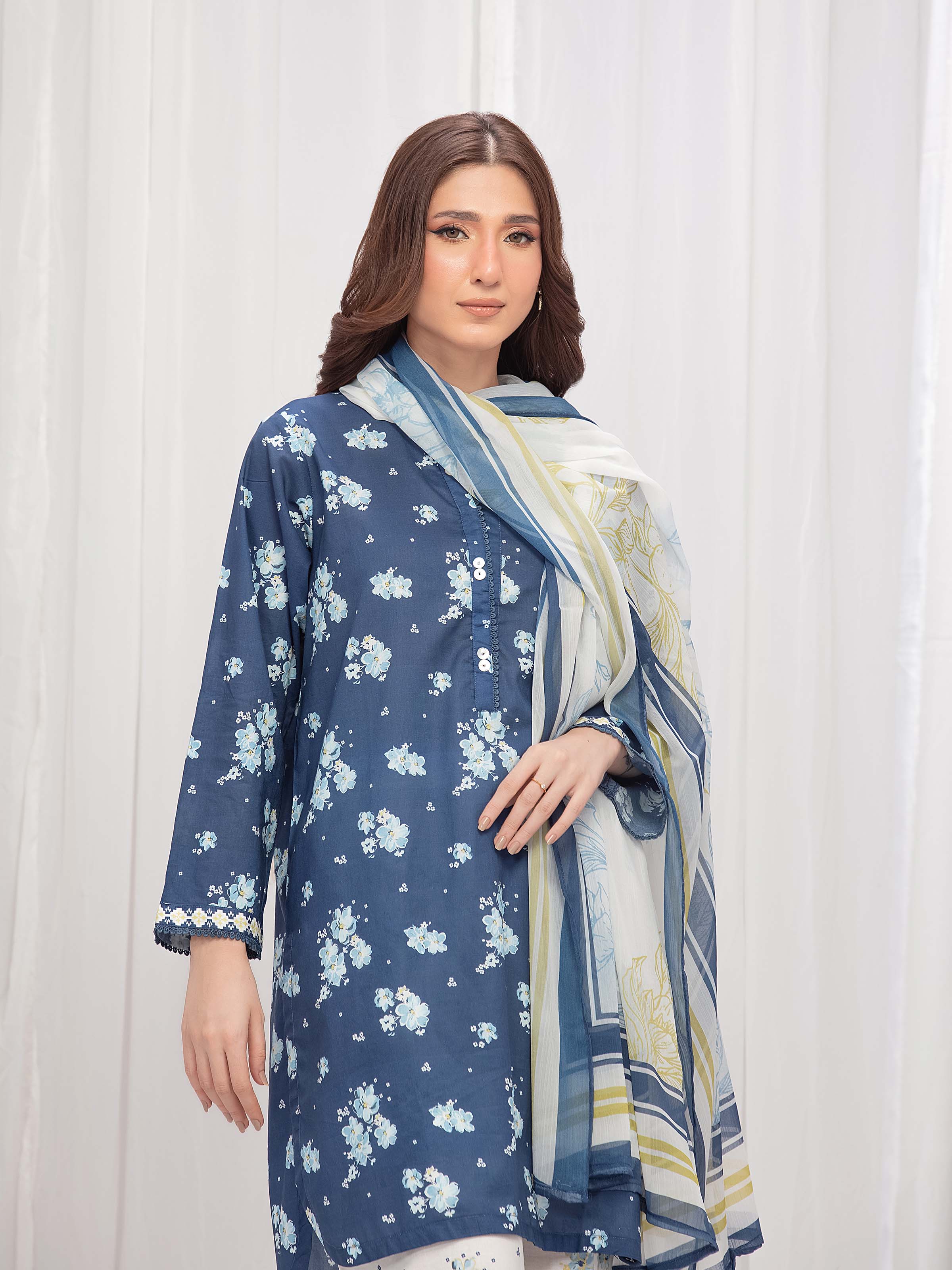 Pret Printed Lawn Suit - EWTKP5-82497-3P - Image 2