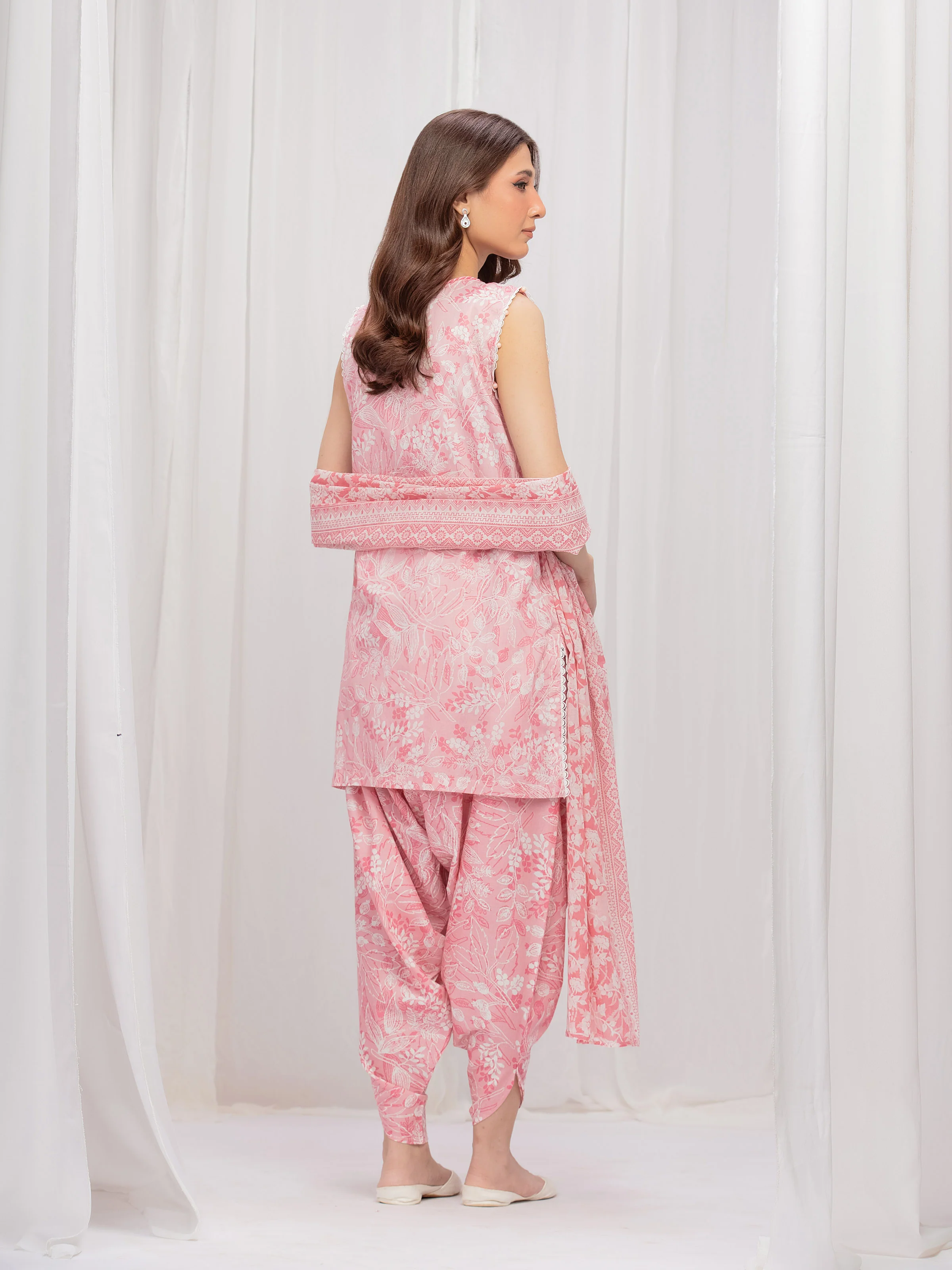 Pret Printed Lawn Suit - EWTKP5-83001-3P - Image 5