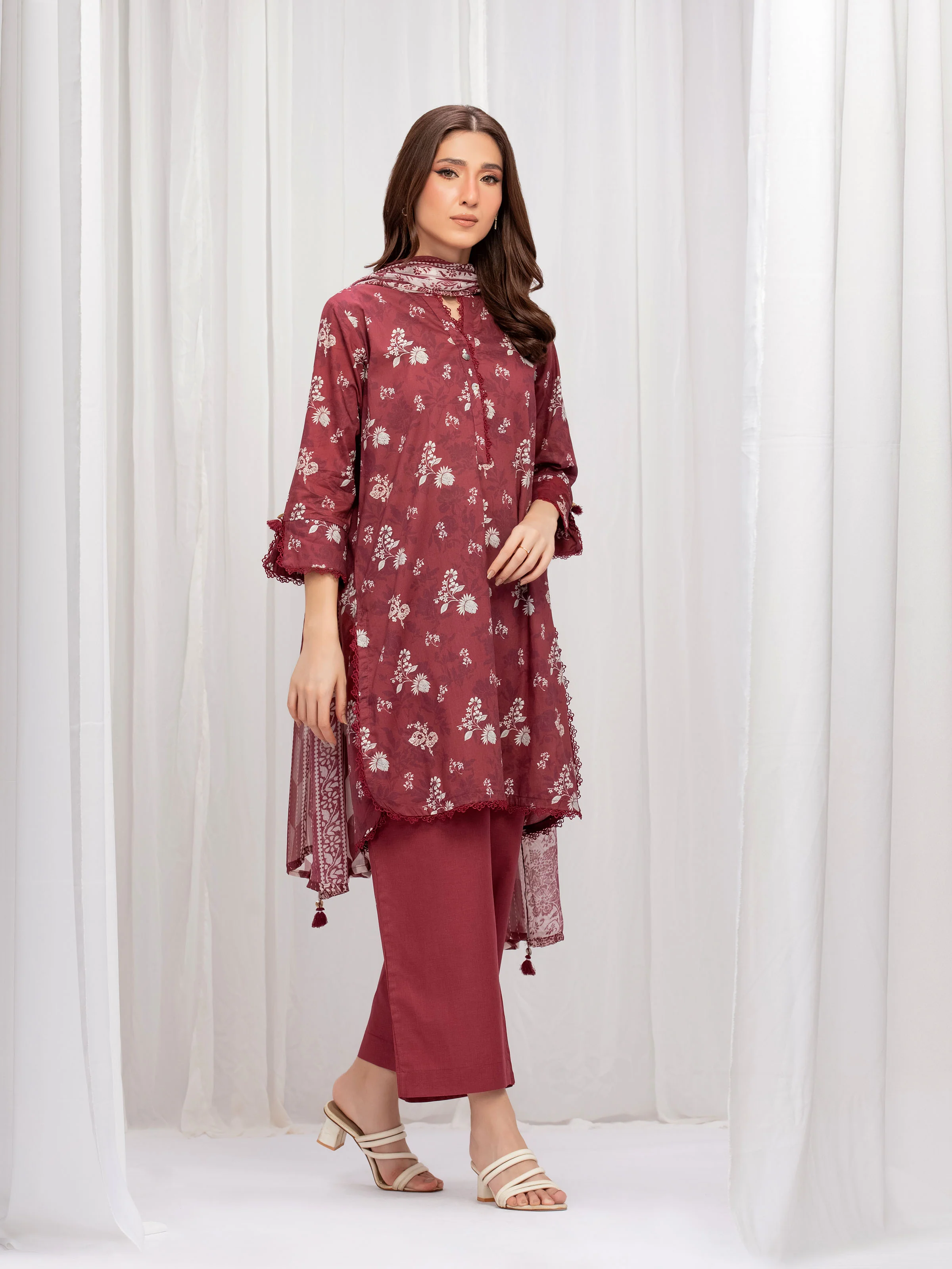 Pret Printed Lawn Suit - EWTKP5-83003-3P - Image 5