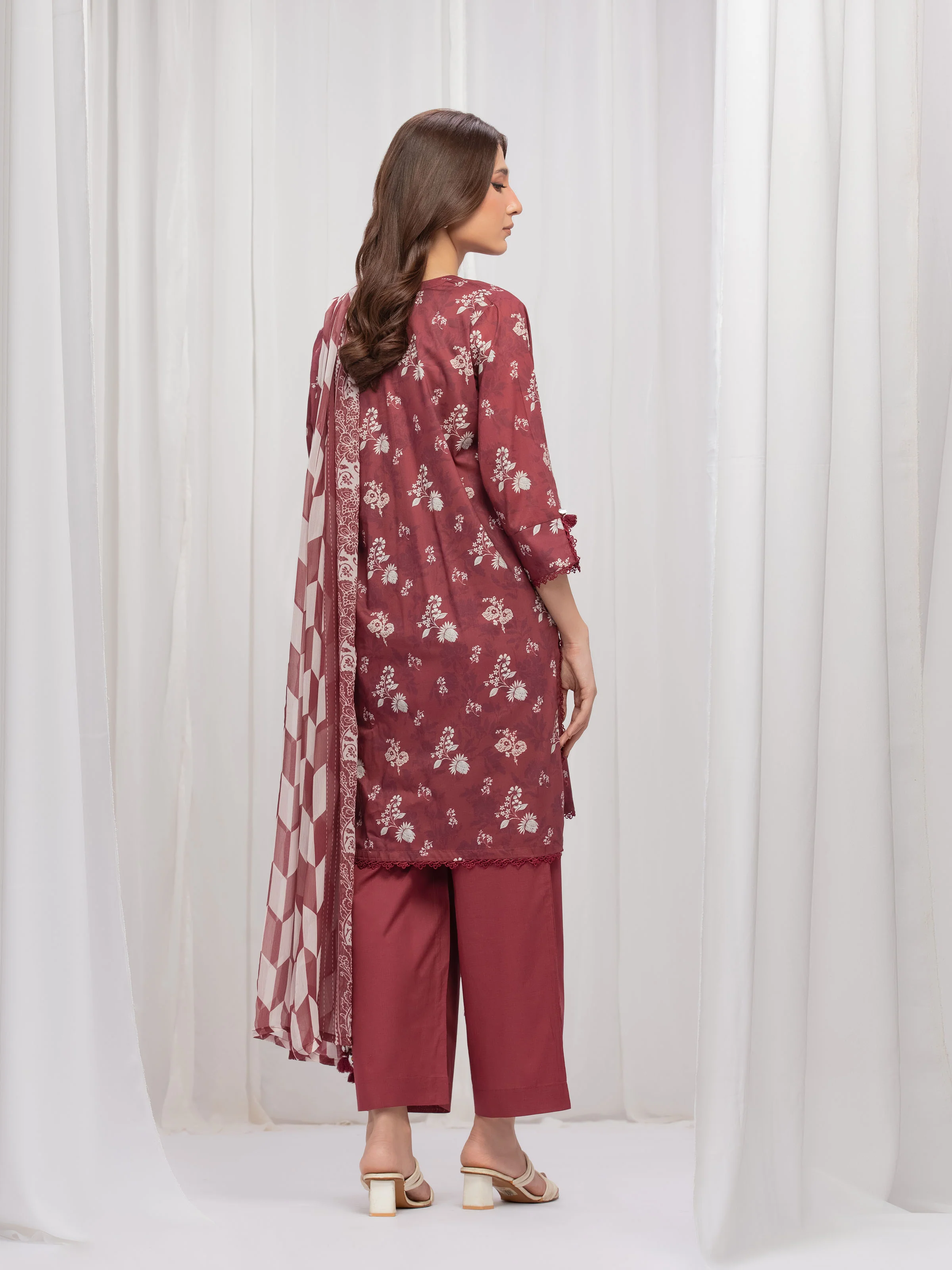Pret Printed Lawn Suit - EWTKP5-83003-3P - Image 6