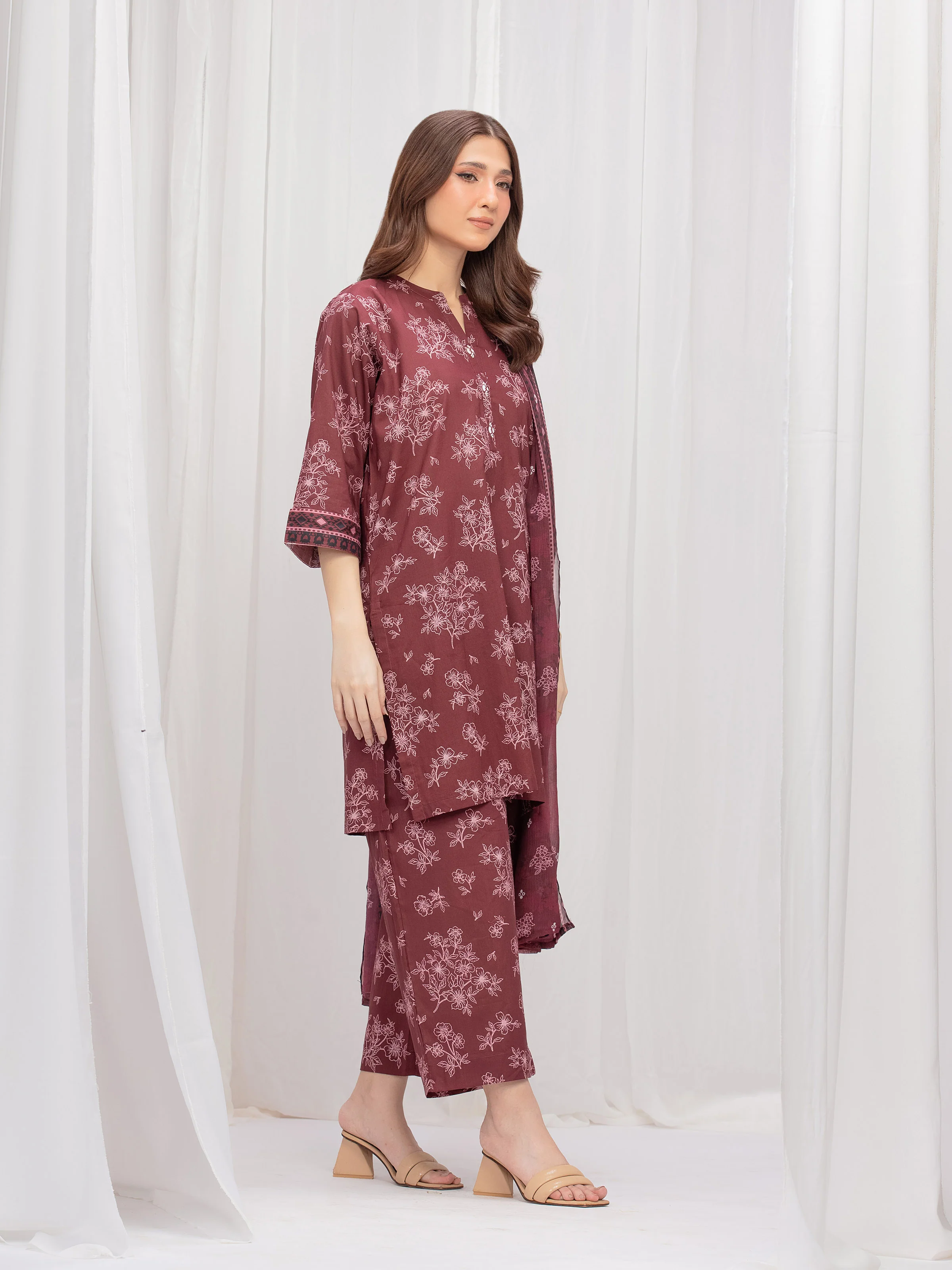 Pret Printed Lawn Suit - EWTKP5-85002-3P - Image 4