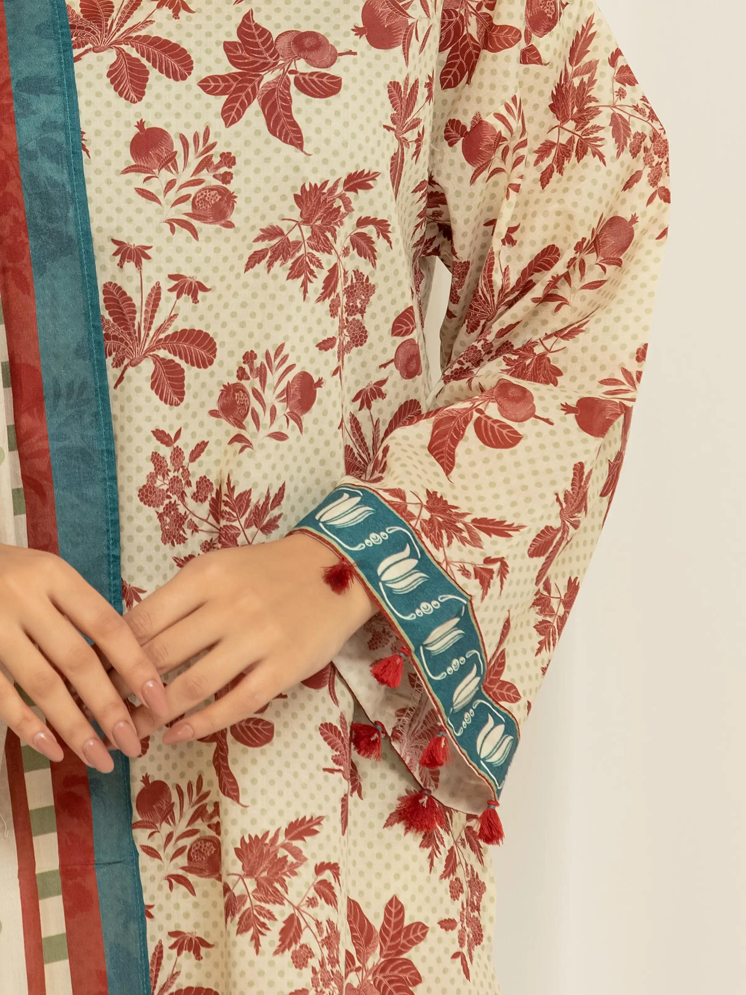 Pret Printed Lawn Suit - EWTKP6-86047-3P - Image 4