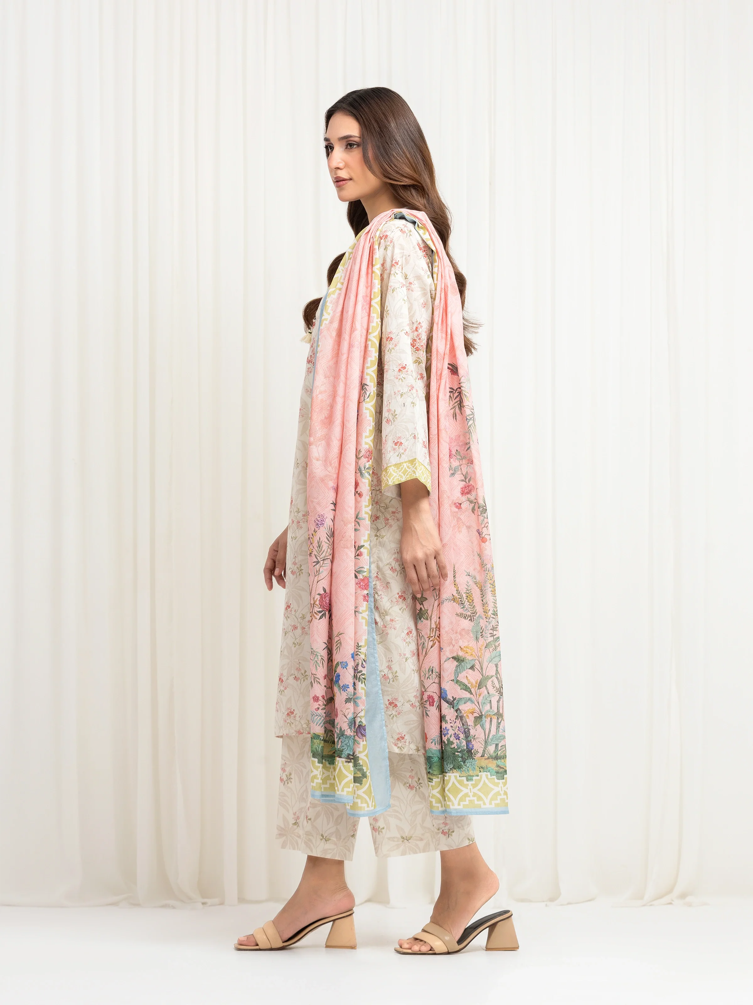 Pret Printed Lawn Suit - EWTKP6-86051-3P - Image 4