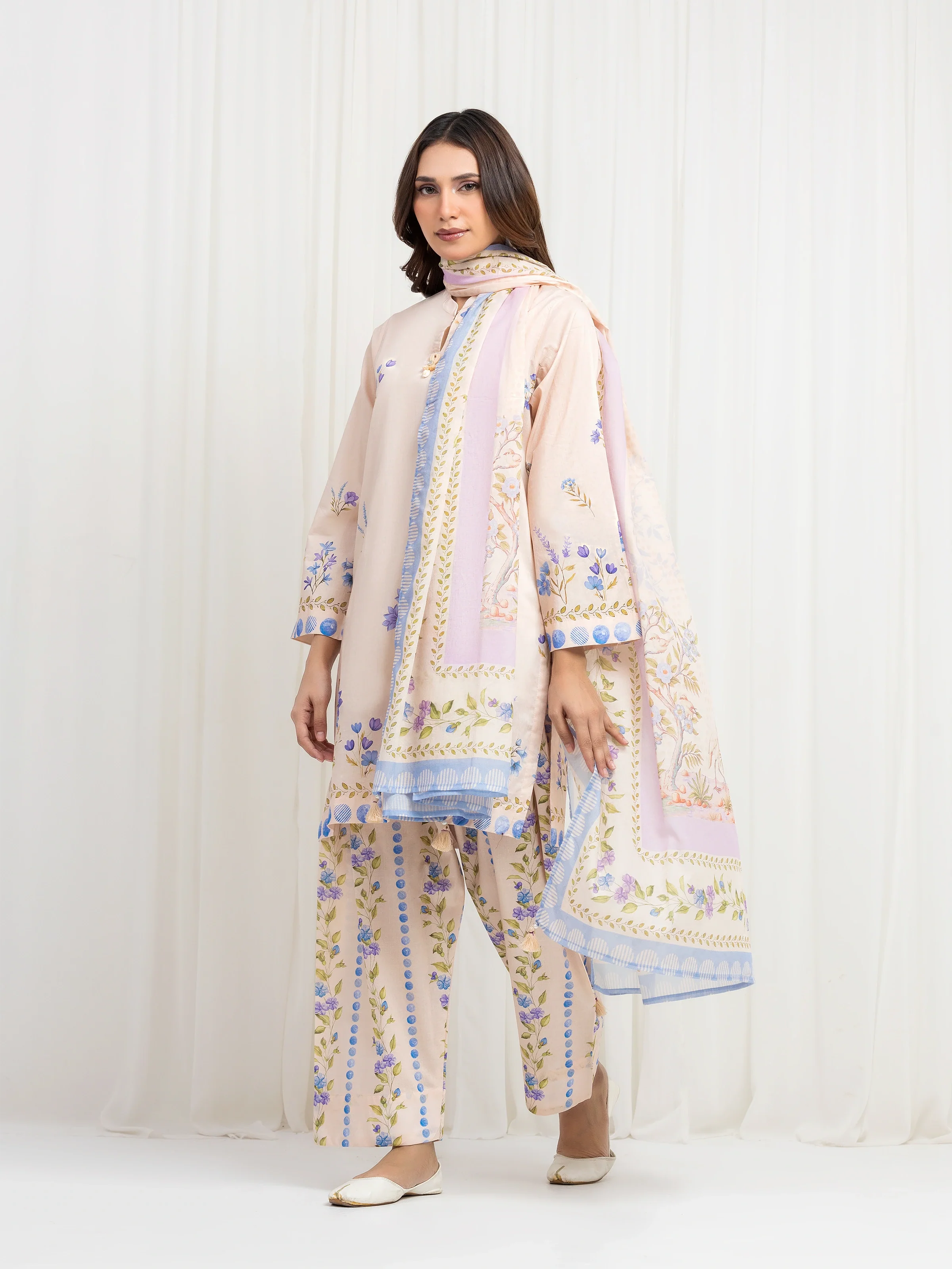 Pret Printed Lawn Suit - EWTKP6-86057-3P - Image 4