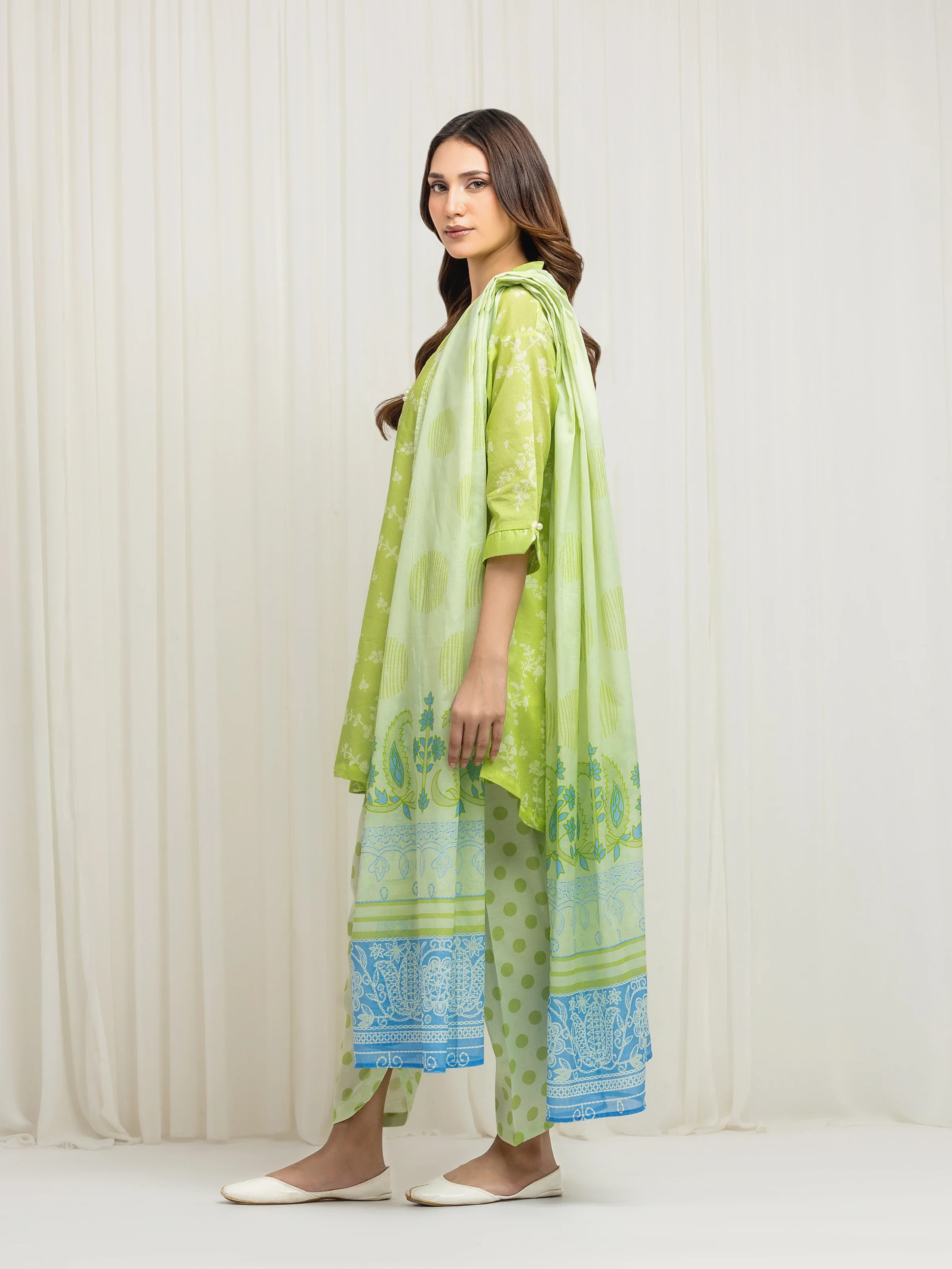 Pret Printed Lawn Suit - EWTKP6-86058-3P - Image 5