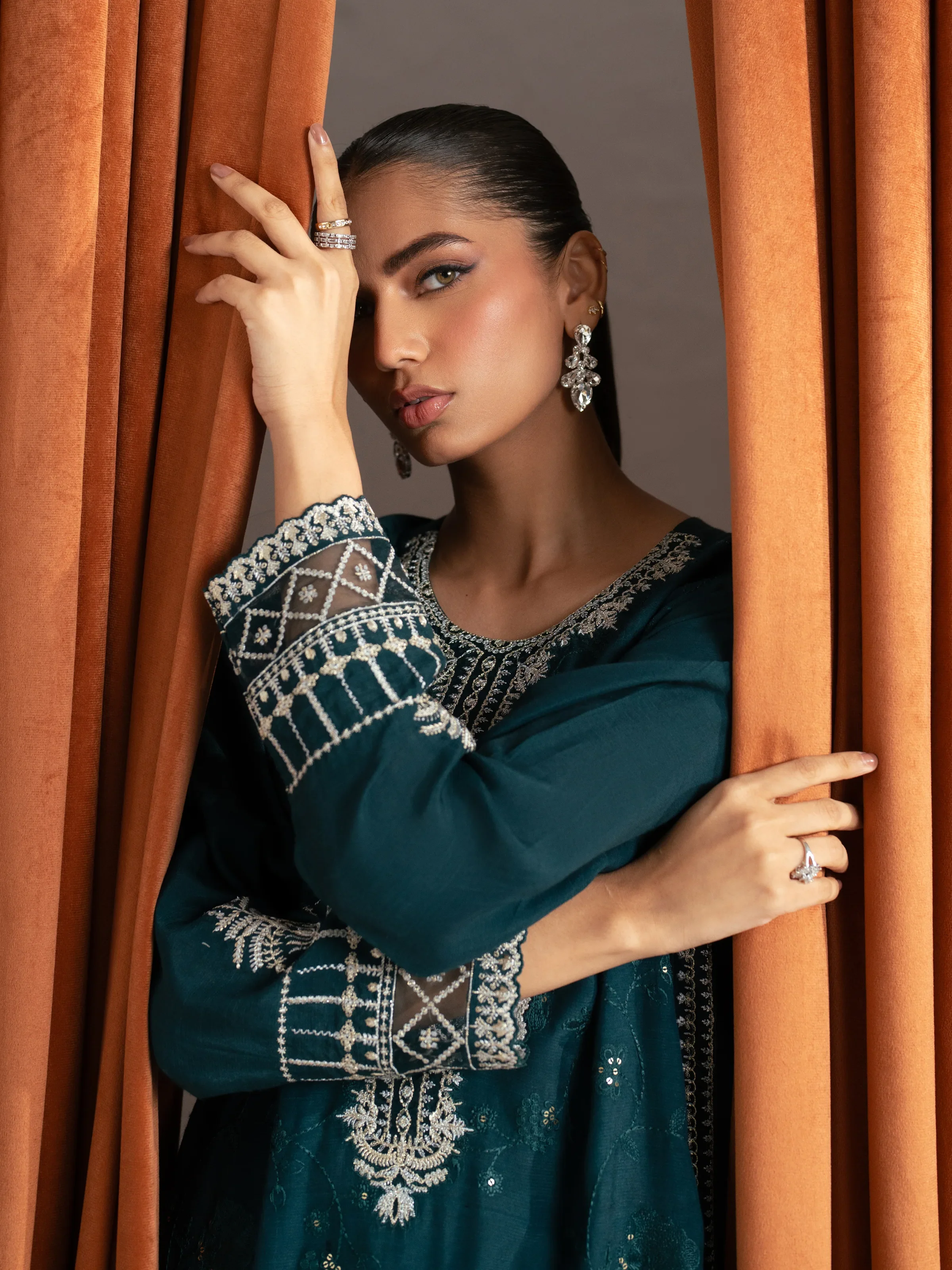 Pret Embroidered Raw Silk Suit - EWTPLE24-00039-3P - Image 5