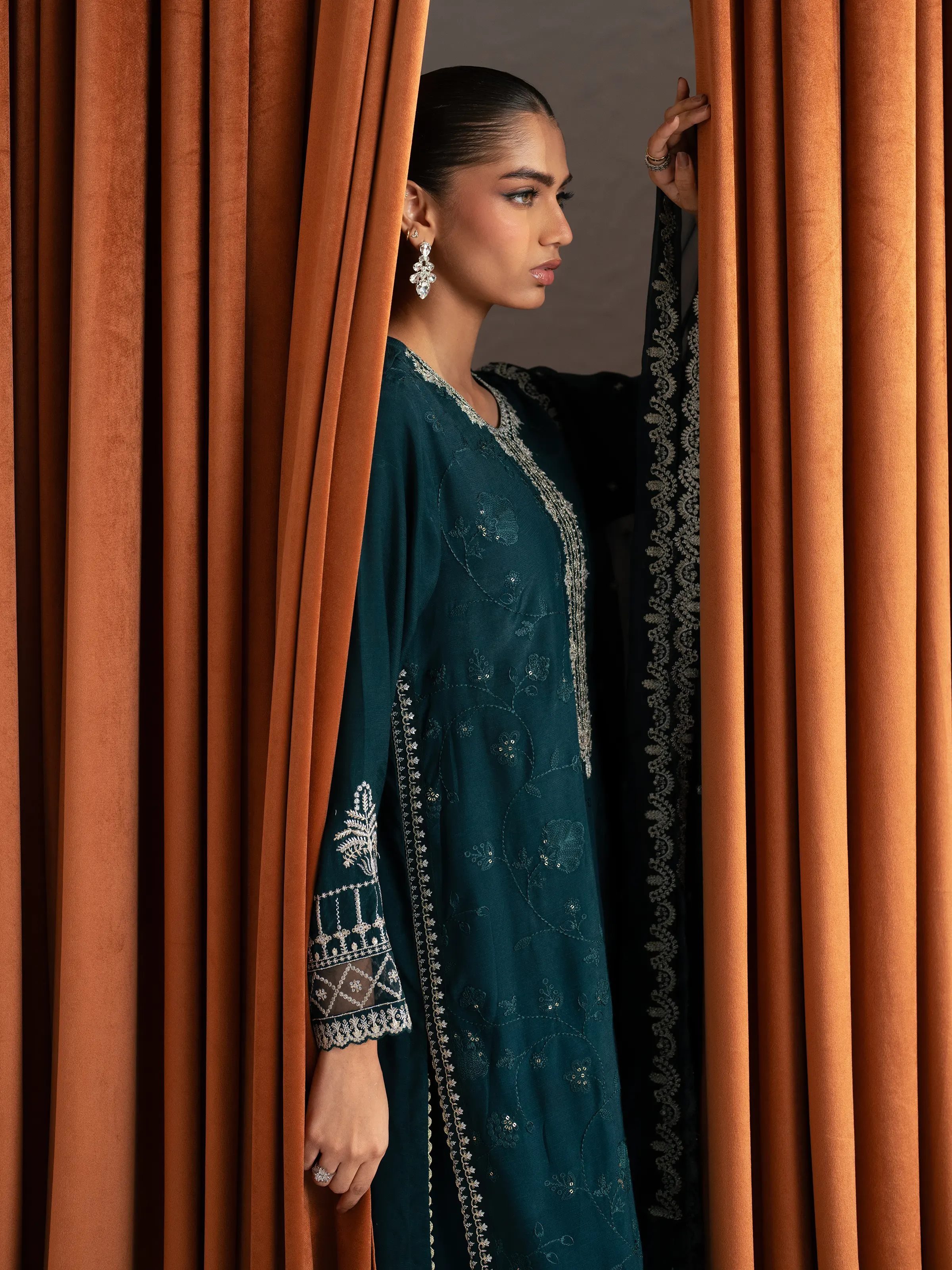 Pret Embroidered Raw Silk Suit - EWTPLE24-00039-3P - Image 6