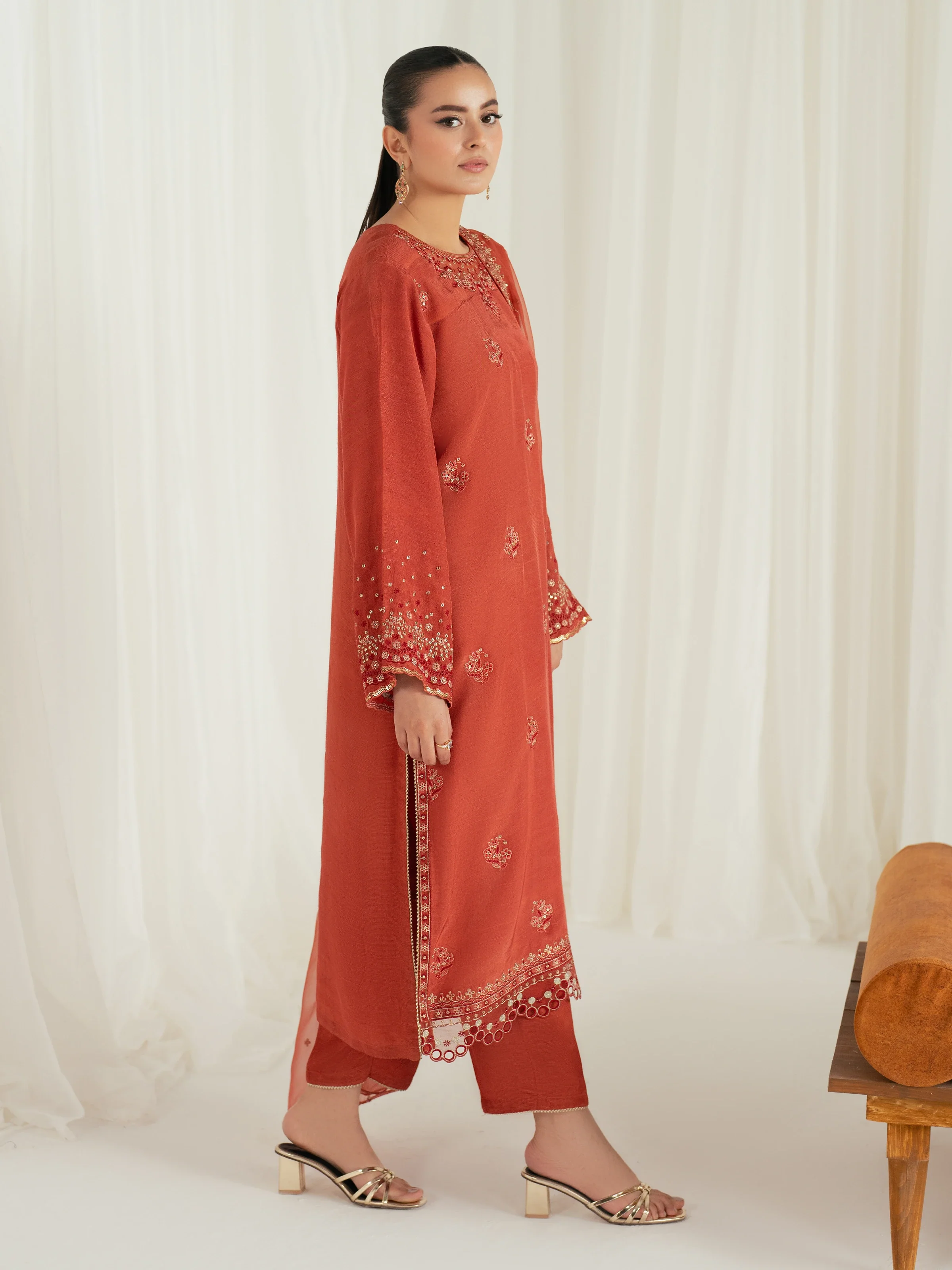 Pret Embroidered Raw Silk Suit - EWTPLE24-00040-3P - Image 4