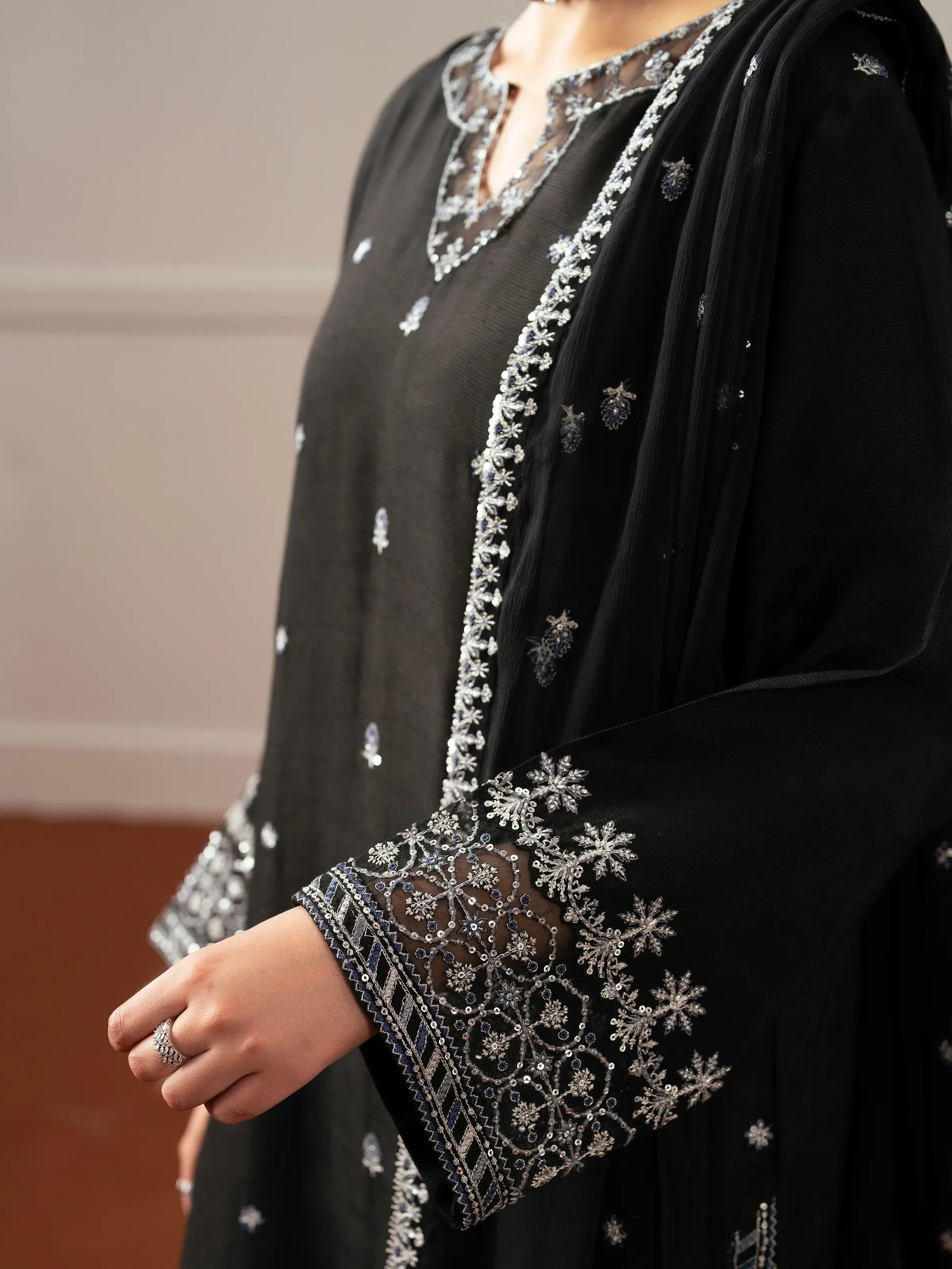 Pret Embroidered Raw Silk Suit - EWTPLE24-00042-3P - Image 3