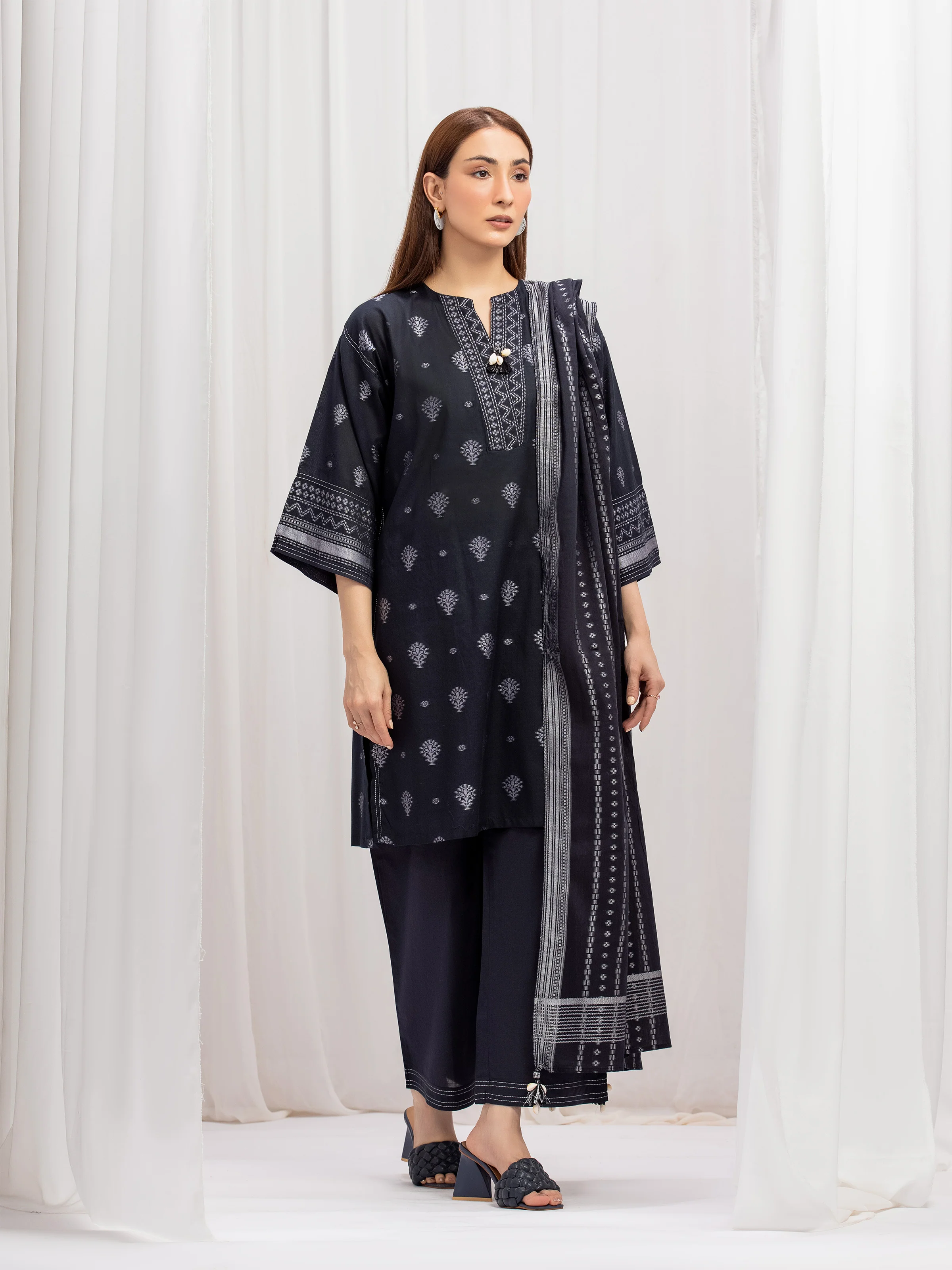 Pret Solid Jacquard Suit - EWTKS5-82415-3P - Image 4